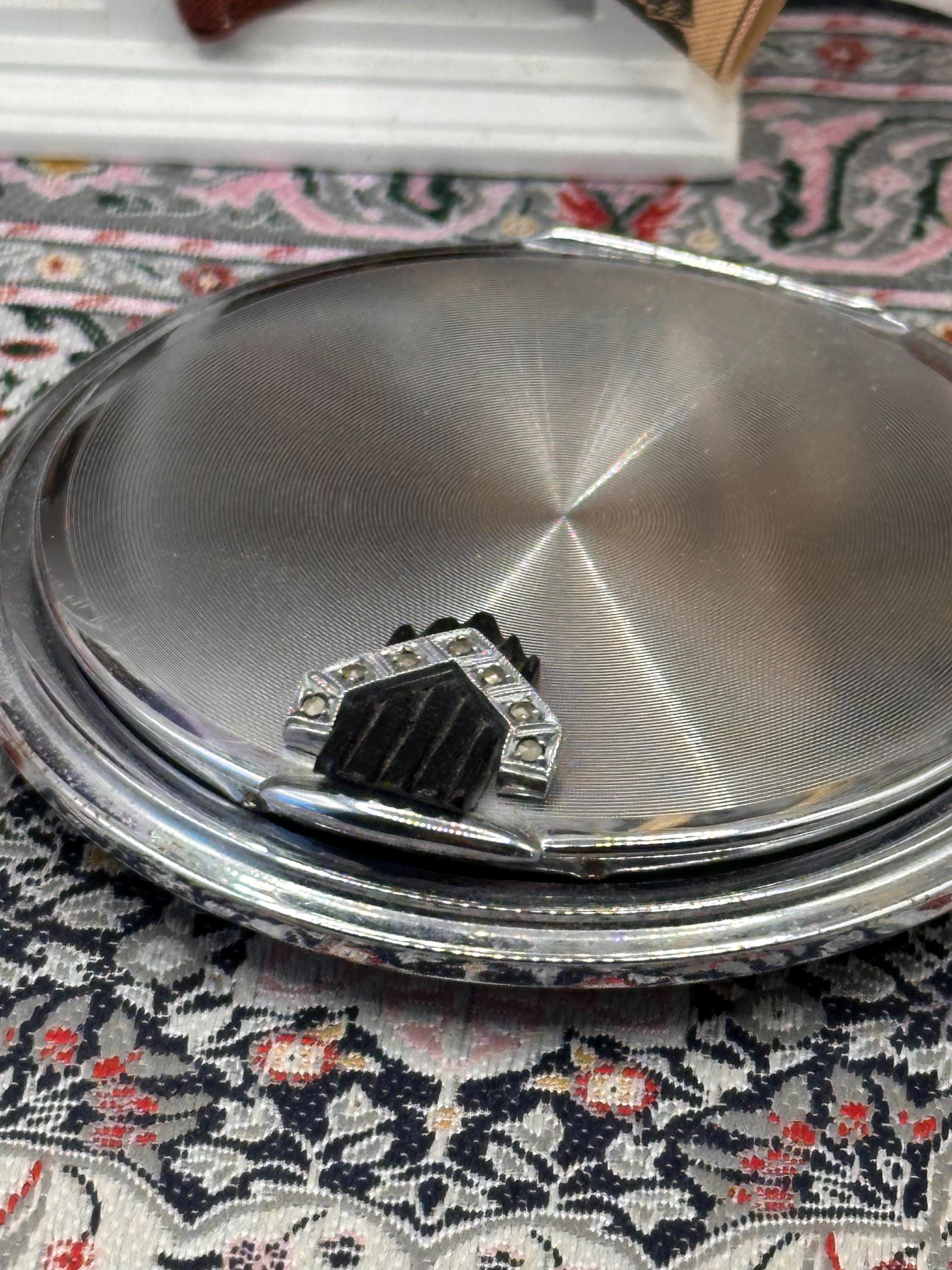 Art Deco Engine Turned Silver Tone Powder Compact – 1930s Round Vanity Display Piece