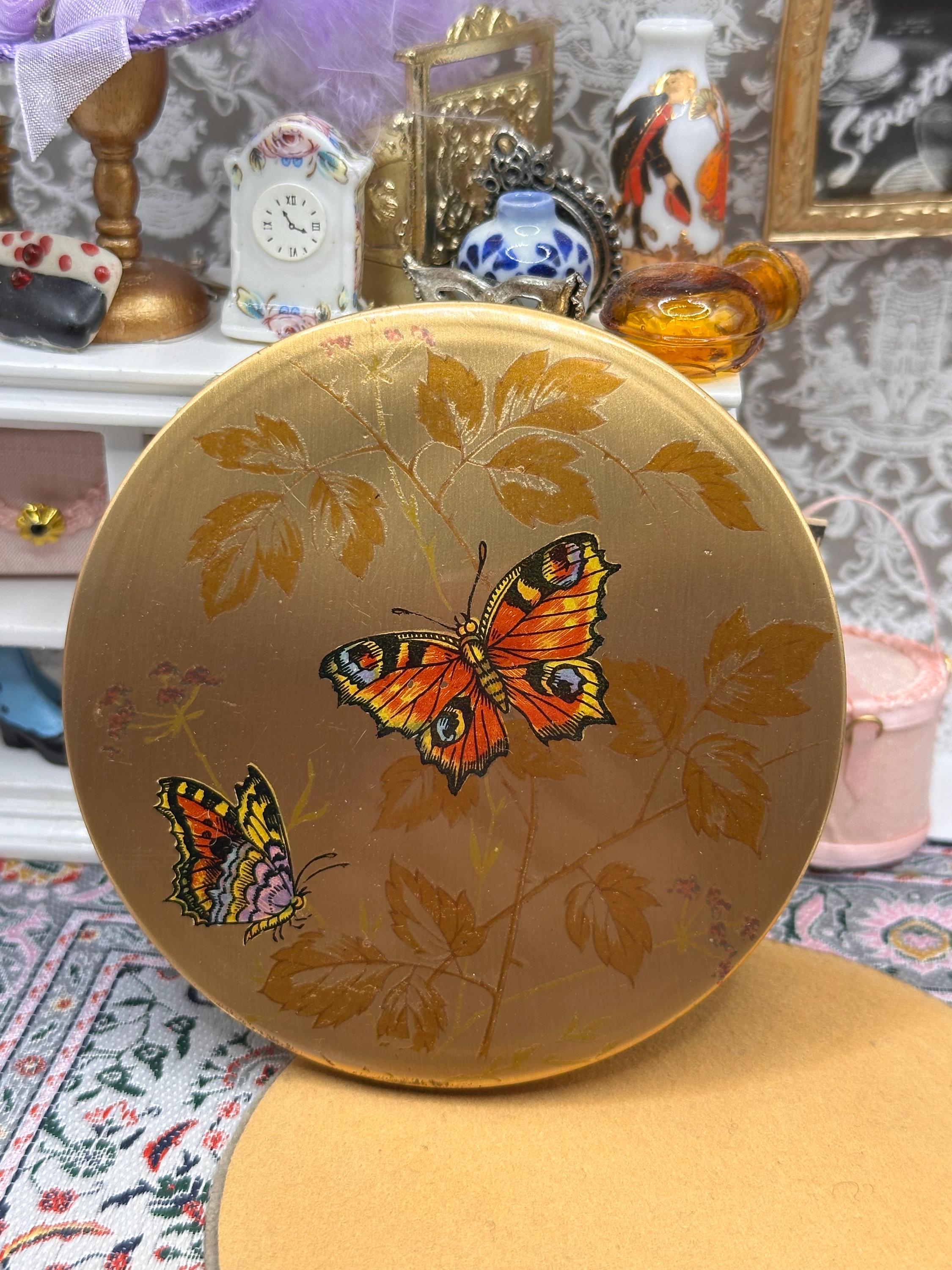 Le Rage Butterfly Powder Compact – 1950s British Gold Tone Autumn Leaf Design (with Pouch)
