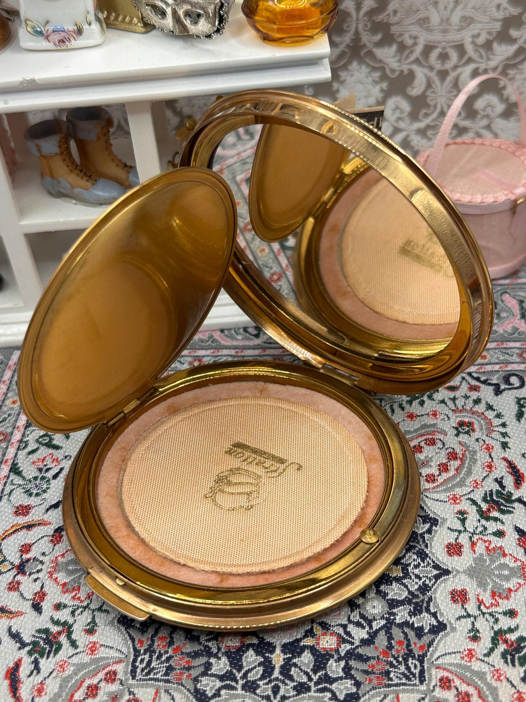Vintage Stratton Powder Compact Flamingo Design Blue Enamel 7.5cm England 1950s