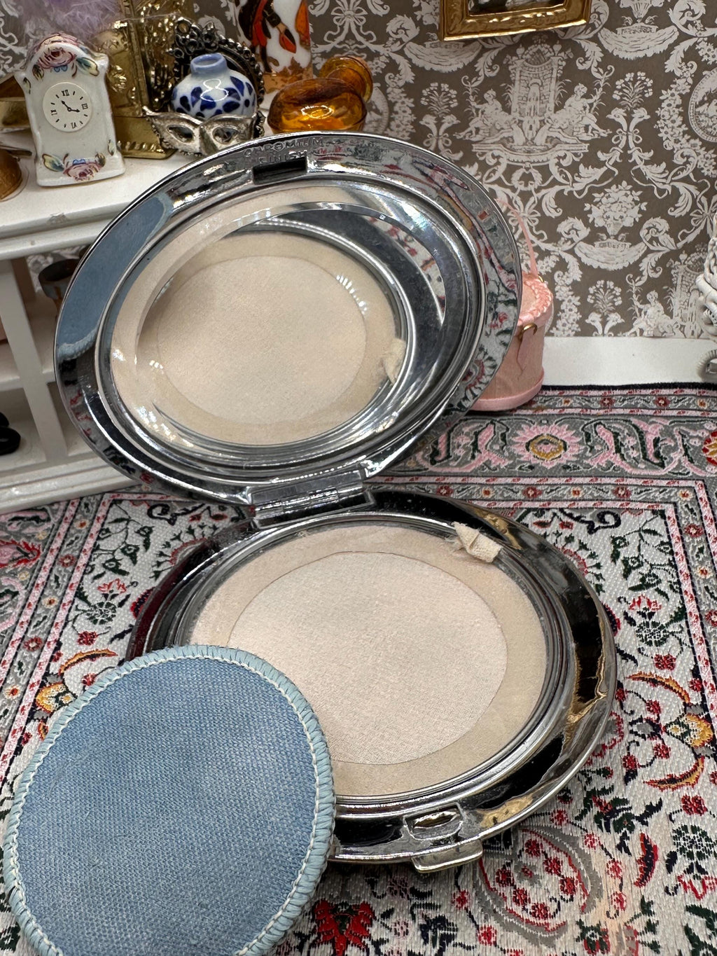 Vintage Guilloché Powder Compact | Large 9cm Silver Tone Compact | Art Deco Inspired Engine Turned Vanity Compact