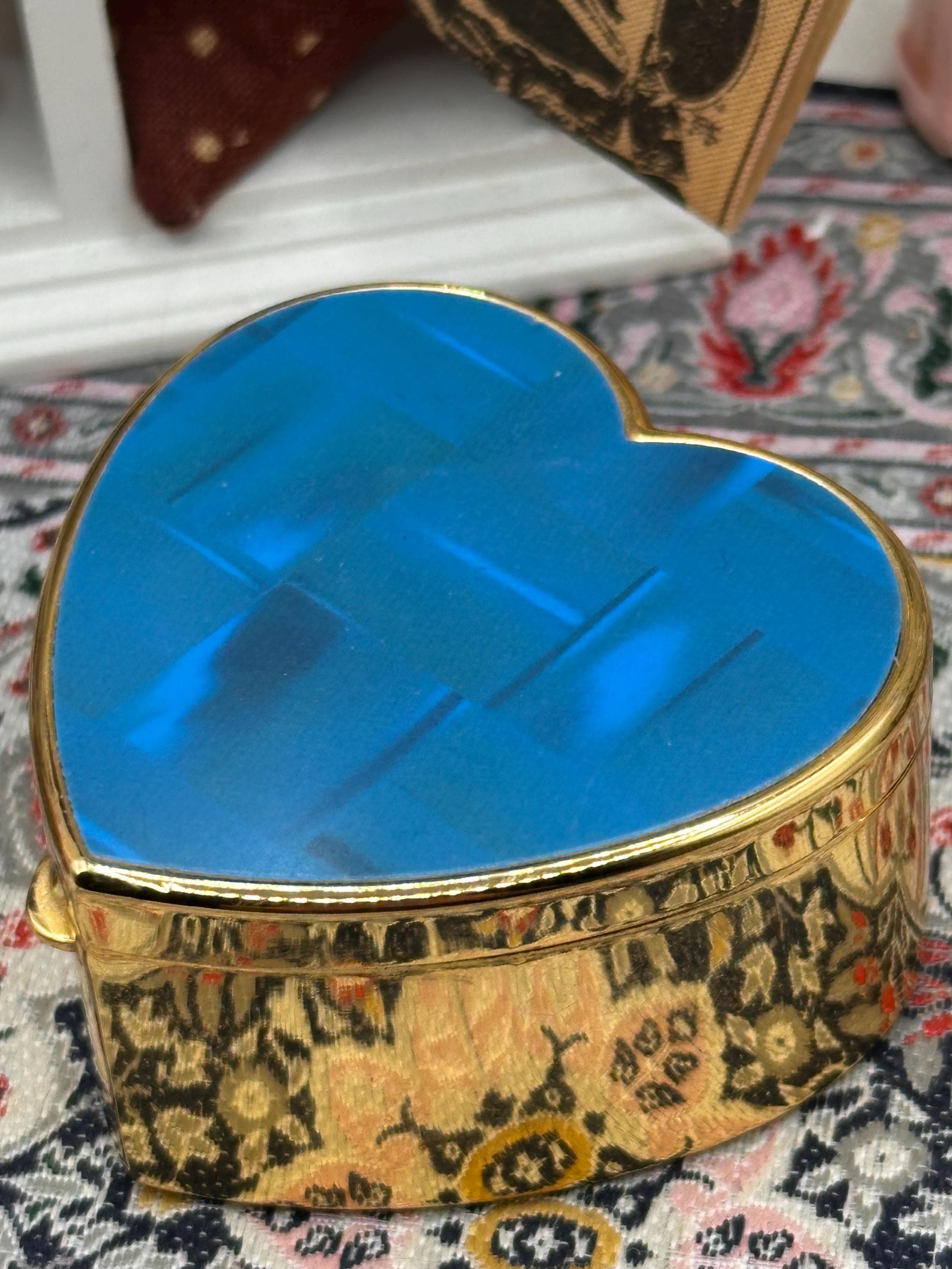 Vintage Ronson Heart Shaped Trinket or Pill Box | Blue Lucite & Gold Tone Jewellery Box | Mid Century Vanity Box
