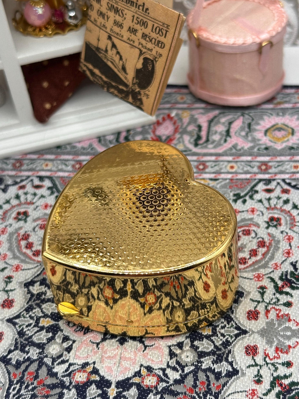 Vintage Ronson Heart Shaped Trinket or Pill Box | Blue Lucite & Gold Tone Jewellery Box | Mid Century Vanity Box