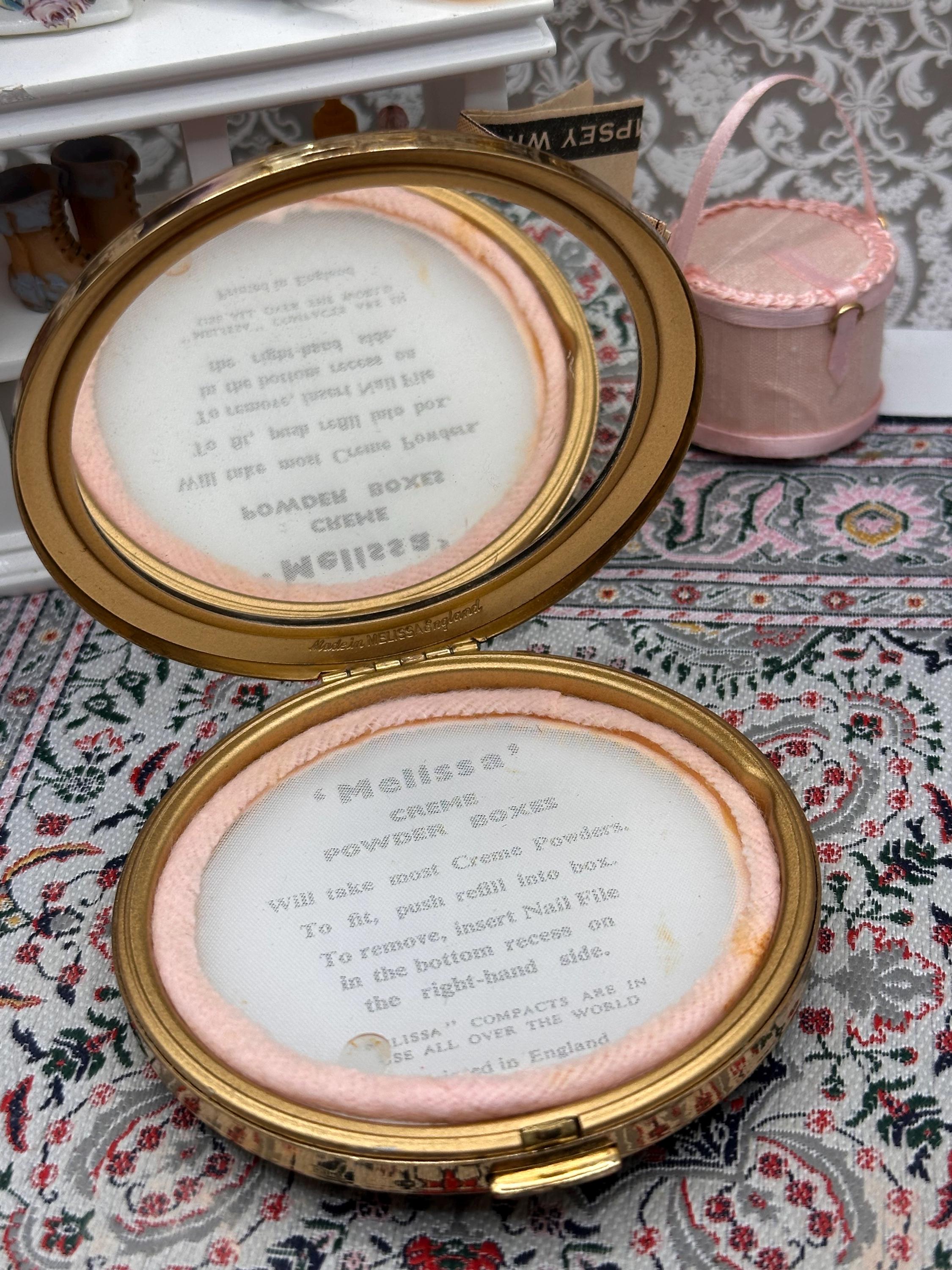 Vintage Melissa Creme Powder Compact | Red Guilloché Powder Compact | Gold Tone Mid Century Vanity Compact | 7.5cm