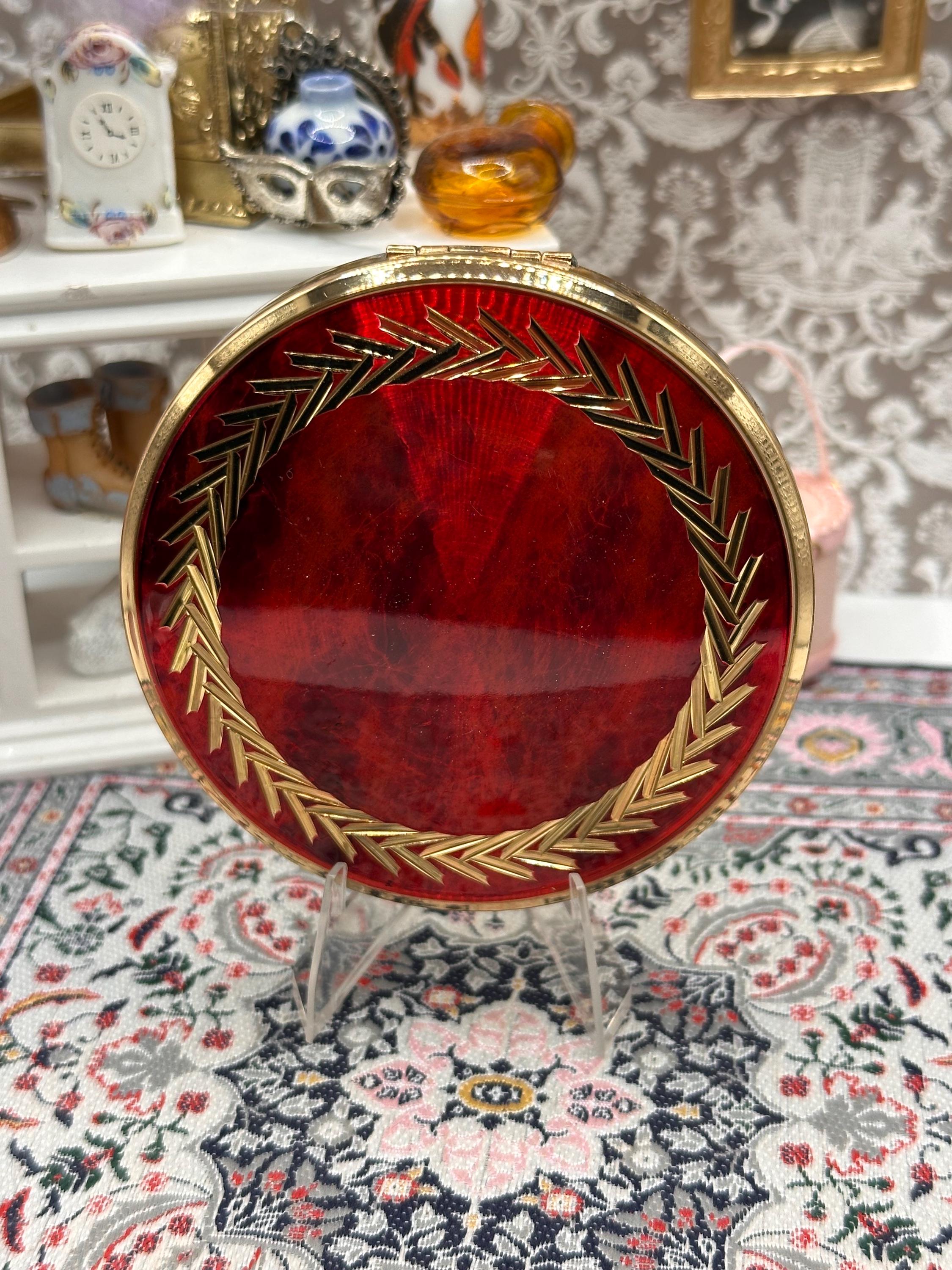 Vintage Melissa Creme Powder Compact | Red Guilloché Powder Compact | Gold Tone Mid Century Vanity Compact | 7.5cm