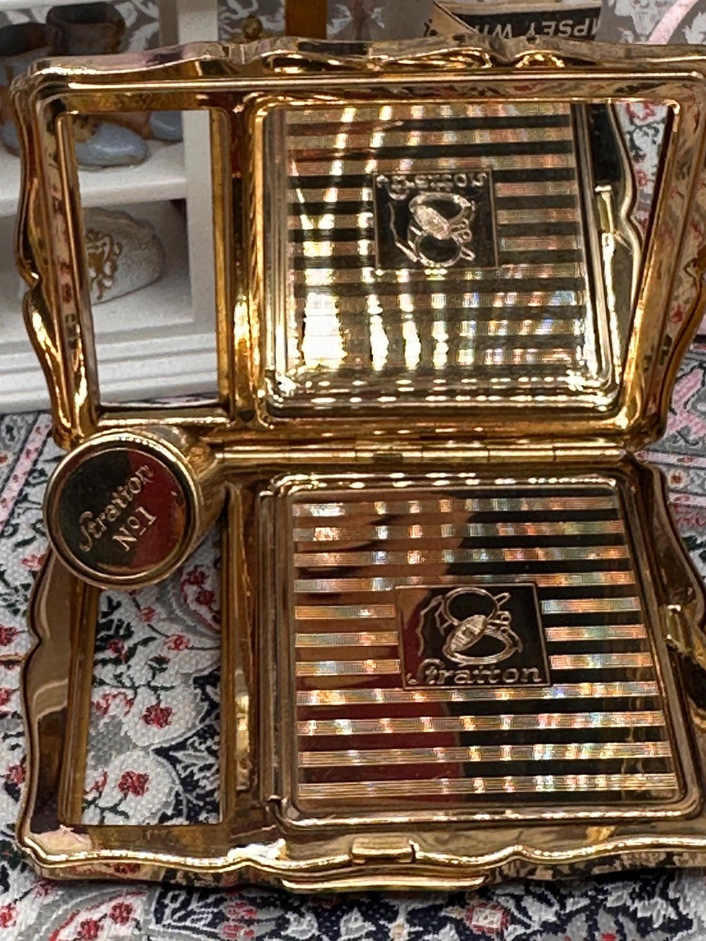 Vintage Stratton Princess Powder Compact, Persian Design Compact Mirror, Stratton No 1 Compact, Mid Century Vanity Compact, Collectible