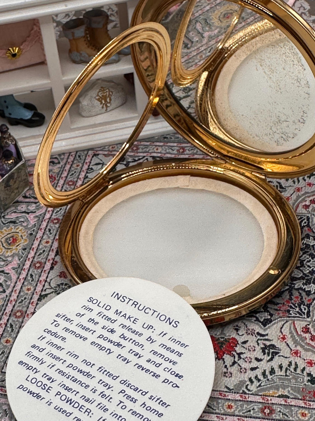 Vintage Stratton Powder Compact Mirror England – Scarlet Red Enamel Floral Convertible Powder Compact – Gold Tone Vanity Compact – 1950s