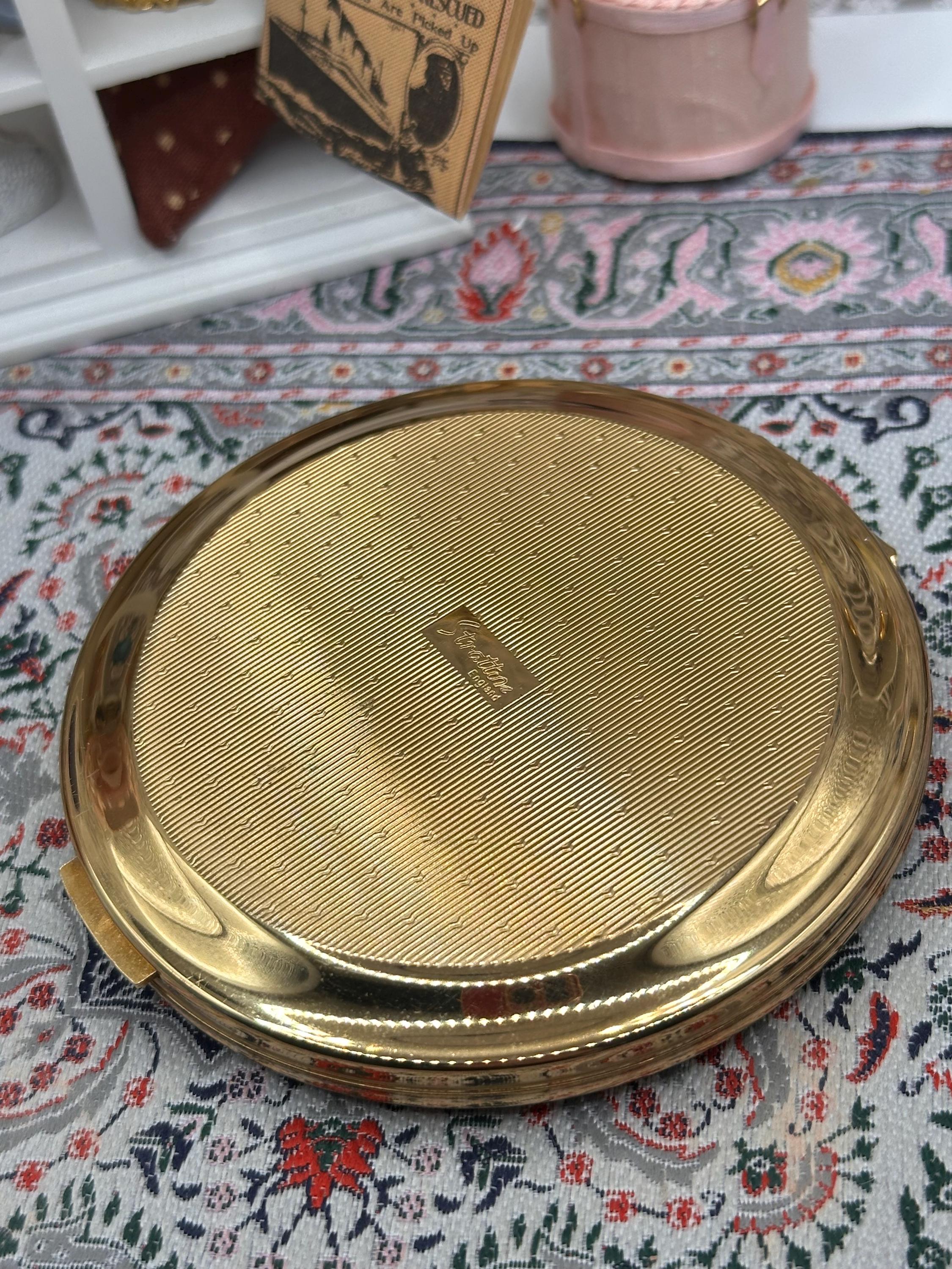 Vintage Stratton Powder Compact Mirror England – Scarlet Red Enamel Floral Convertible Powder Compact – Gold Tone Vanity Compact – 1950s