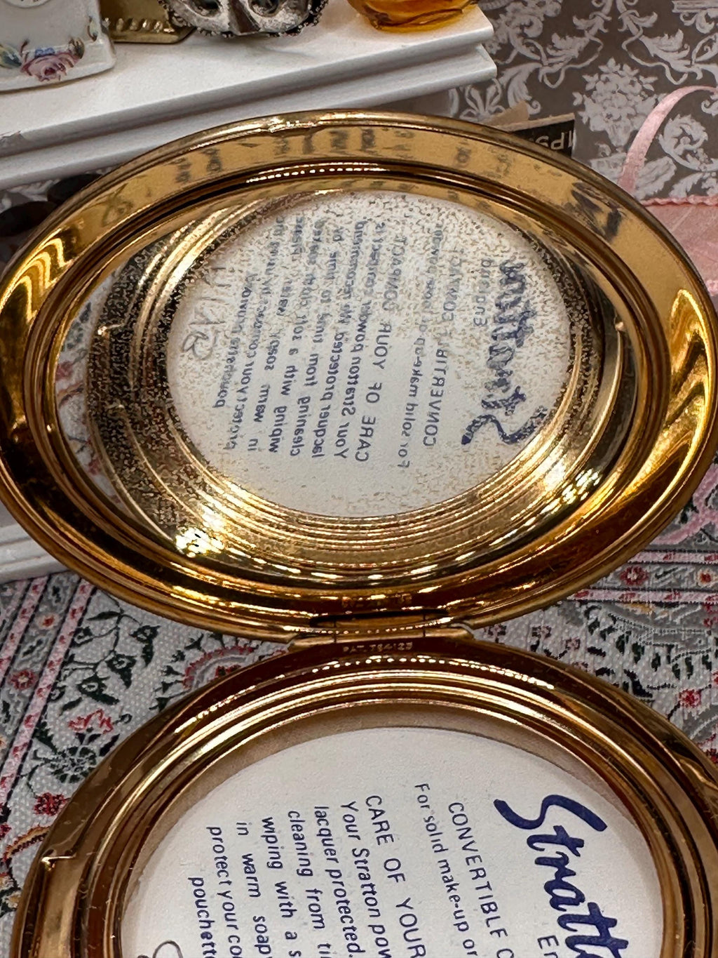 Vintage Stratton Powder Compact Mirror England – Scarlet Red Enamel Floral Convertible Powder Compact – Gold Tone Vanity Compact – 1950s