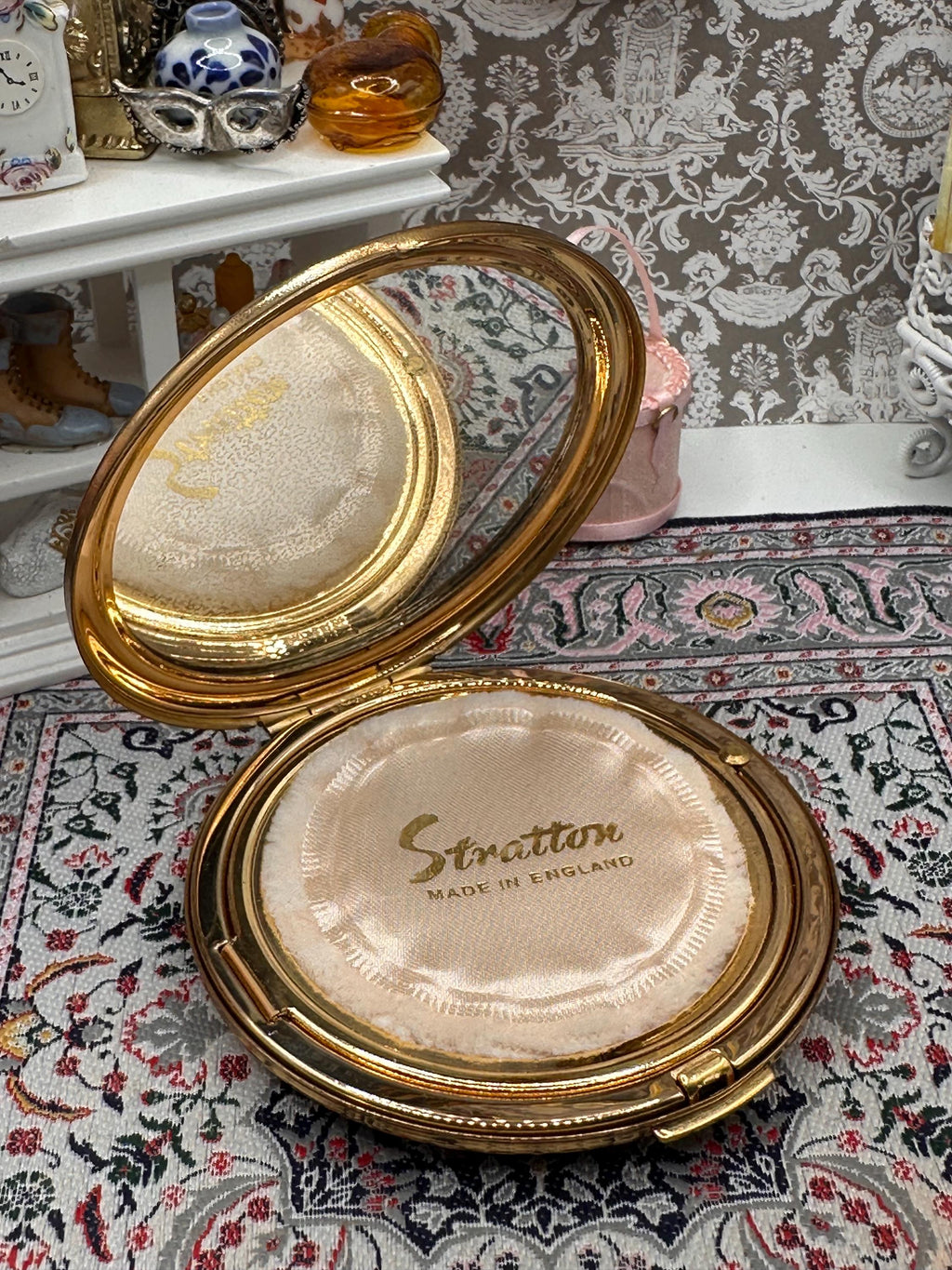 Vintage Stratton Powder Compact – Pink Rose Design – 8cm Compact Mirror – With Original Puff, Sifter & Pouch – Made in England