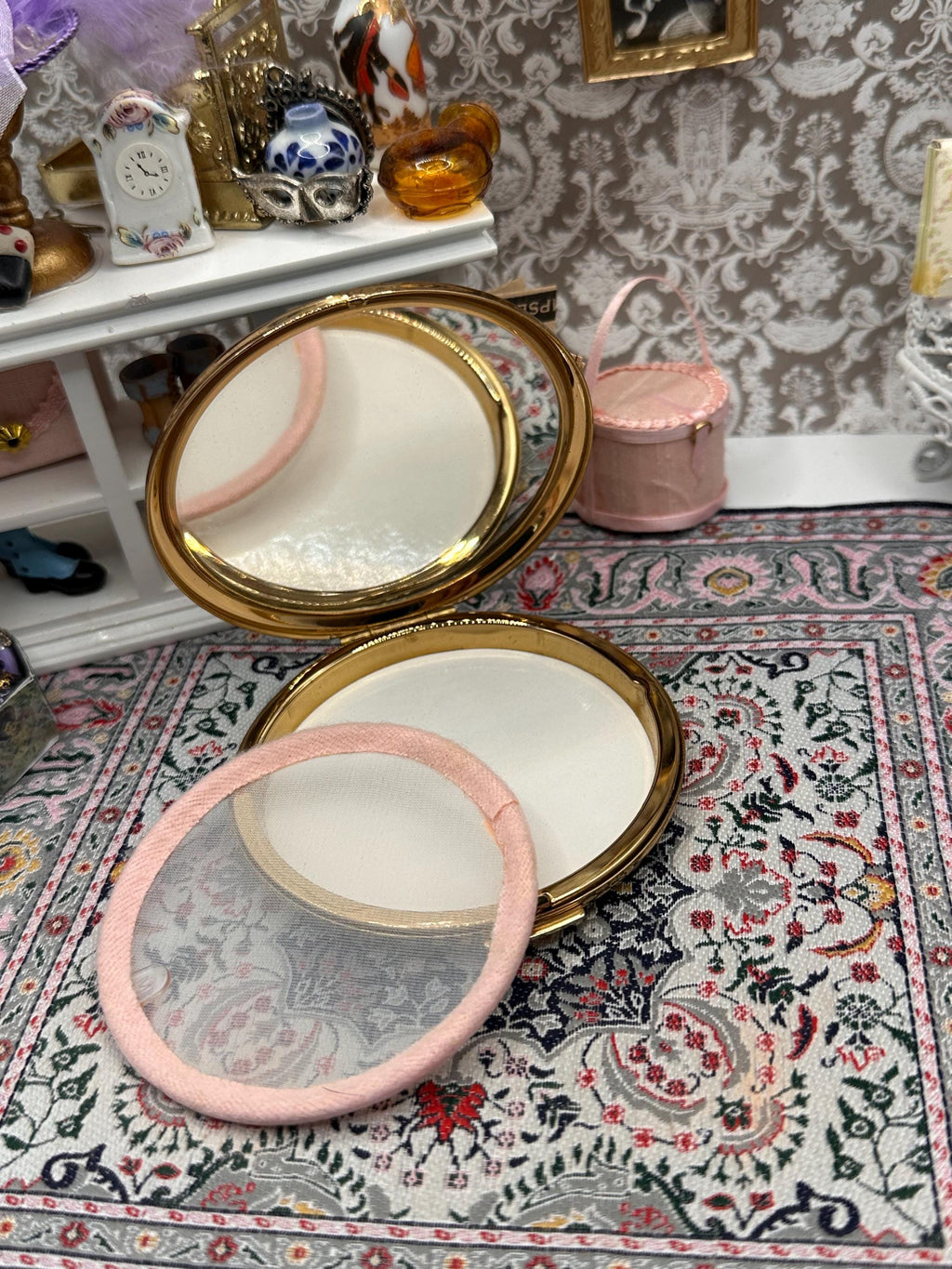 Vintage Stratton Kiwi Bird Abalone Powder Compact | Mother of Pearl Mosaic Powder Compact | New Zealand Souvenir Vanity Compact | 7.5cm