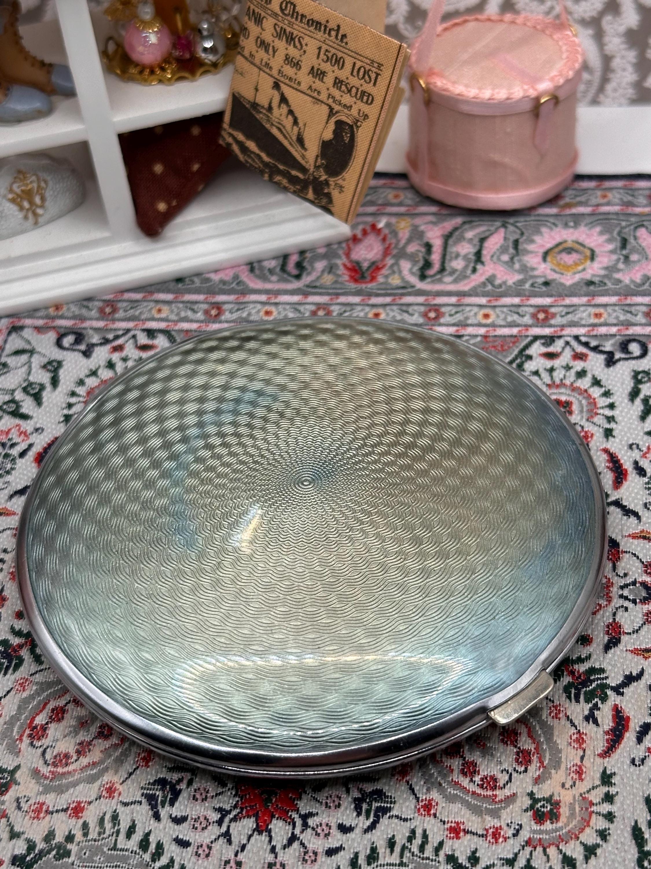 Vintage Guilloché Powder Compact | Large 9cm Silver Tone Compact | Art Deco Inspired Engine Turned Vanity Compact
