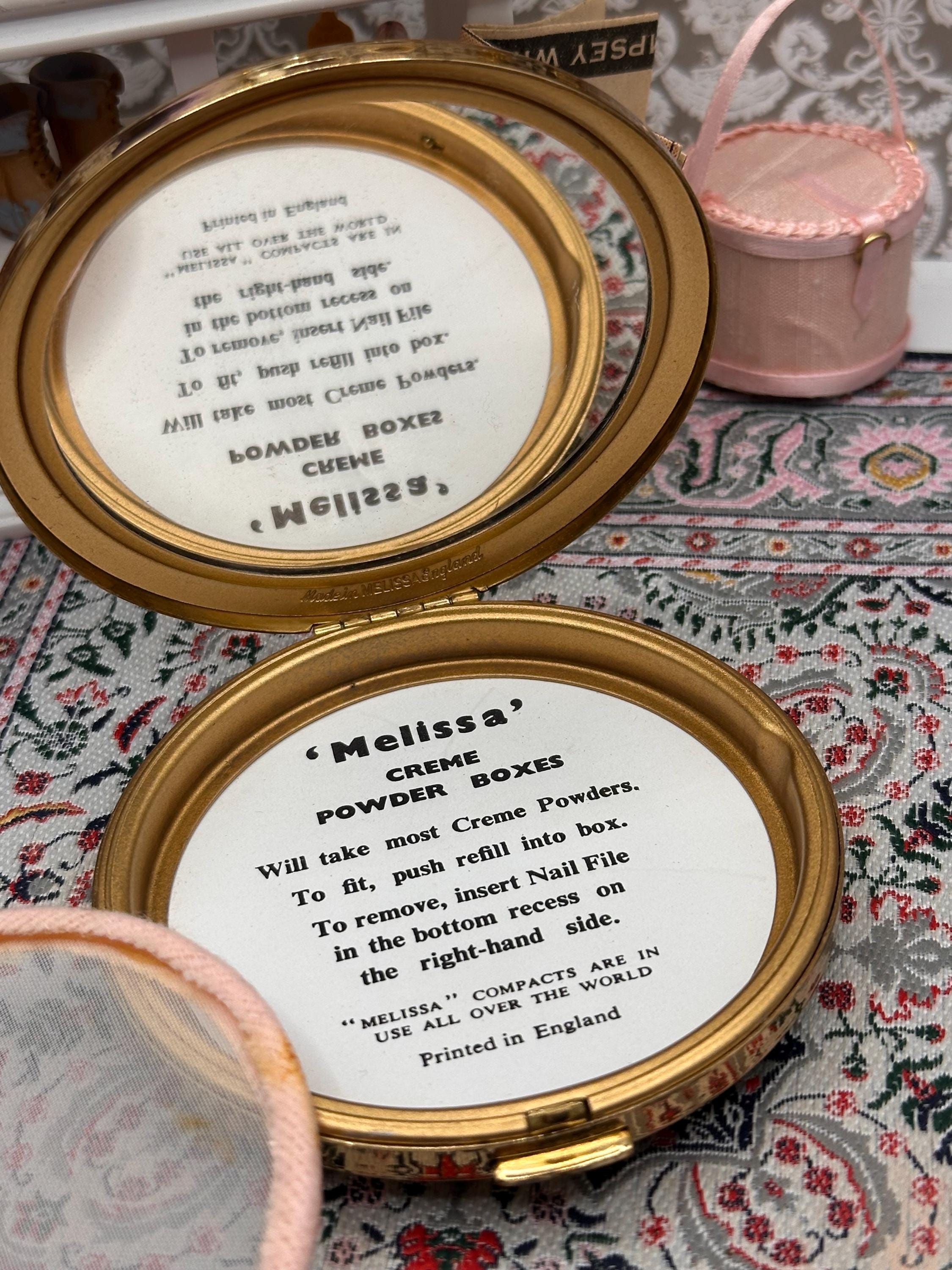 Vintage Melissa Creme Powder Compact | Red Guilloché Powder Compact | Gold Tone Mid Century Vanity Compact | 7.5cm