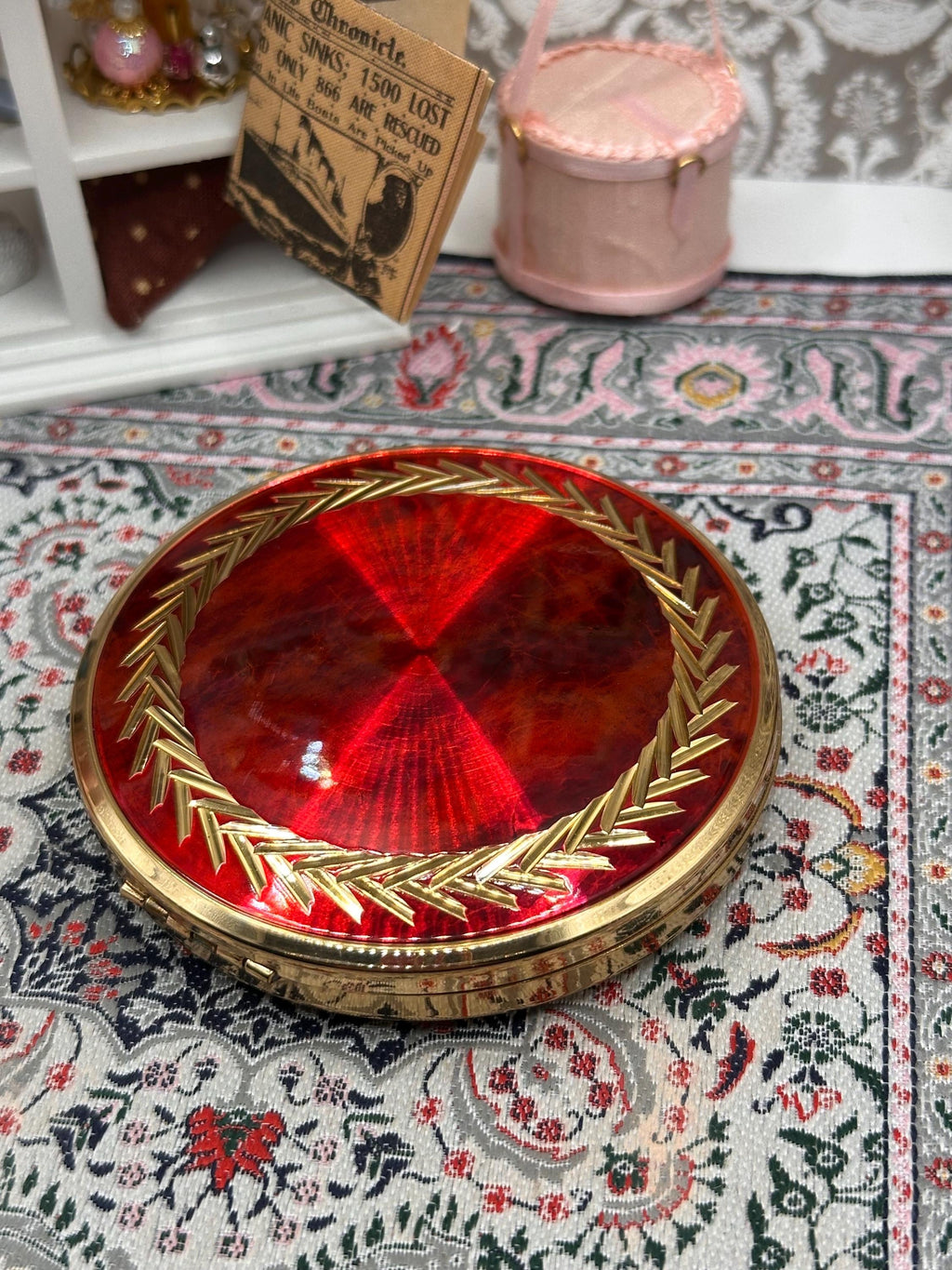 Vintage Melissa Creme Powder Compact | Red Guilloché Powder Compact | Gold Tone Mid Century Vanity Compact | 7.5cm