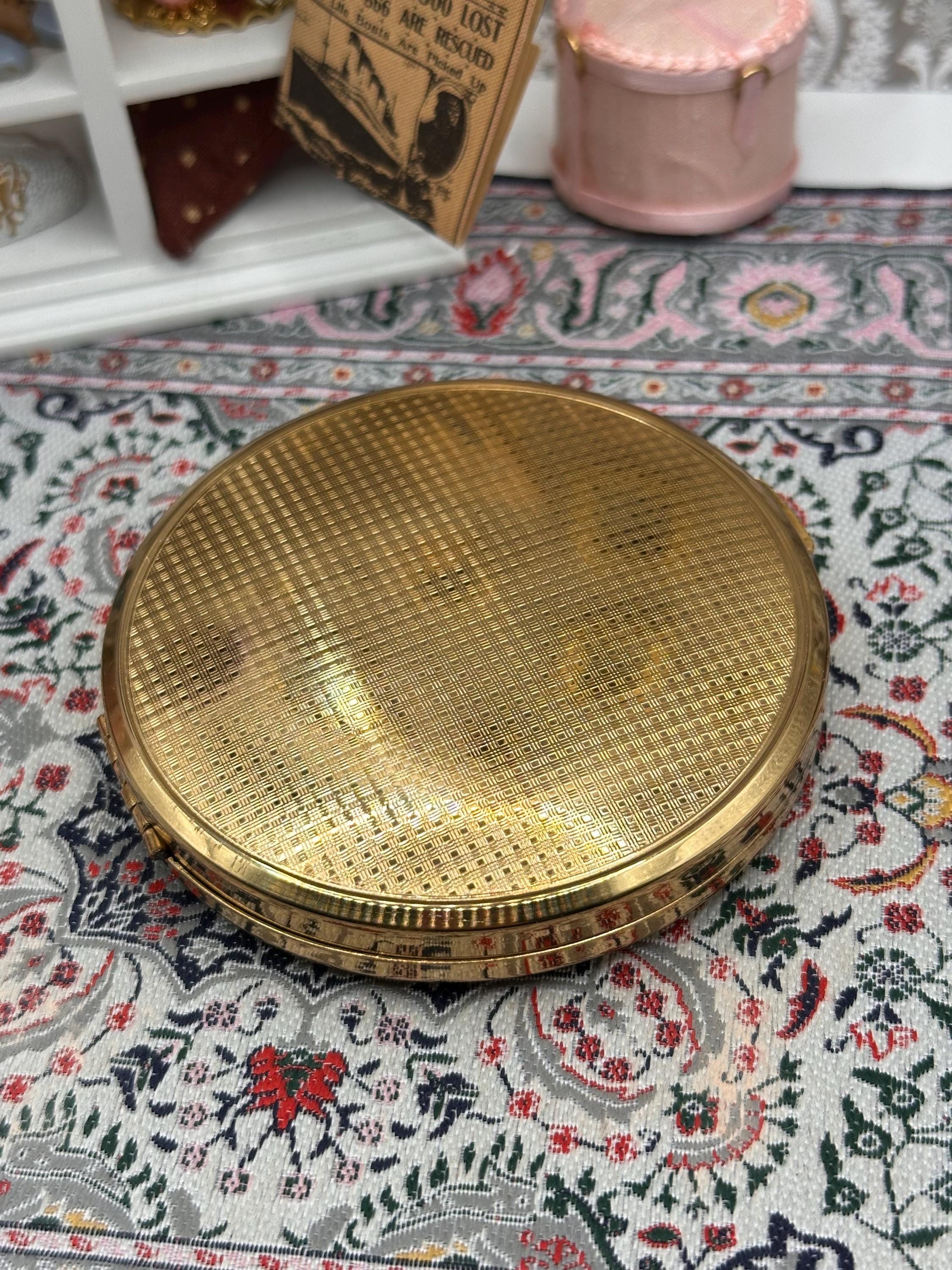 Vintage Melissa Creme Powder Compact | Red Guilloché Powder Compact | Gold Tone Mid Century Vanity Compact | 7.5cm