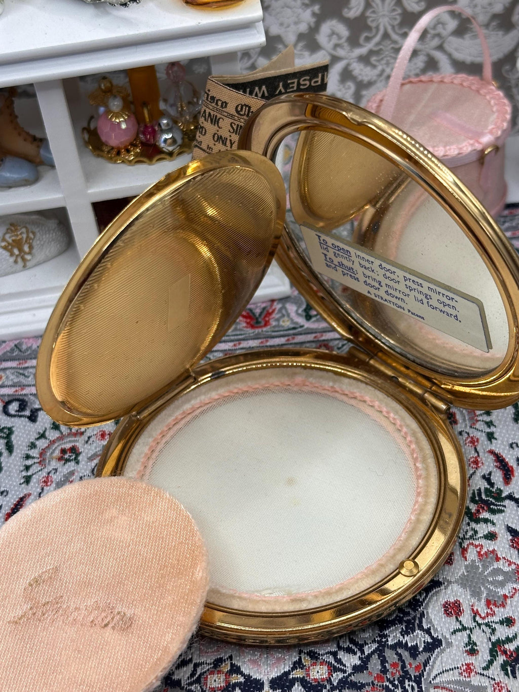 Vintage Stratton Slimline Powder Compact with Original Box & Pouch, Gold Tone Starburst Compact, Made in England