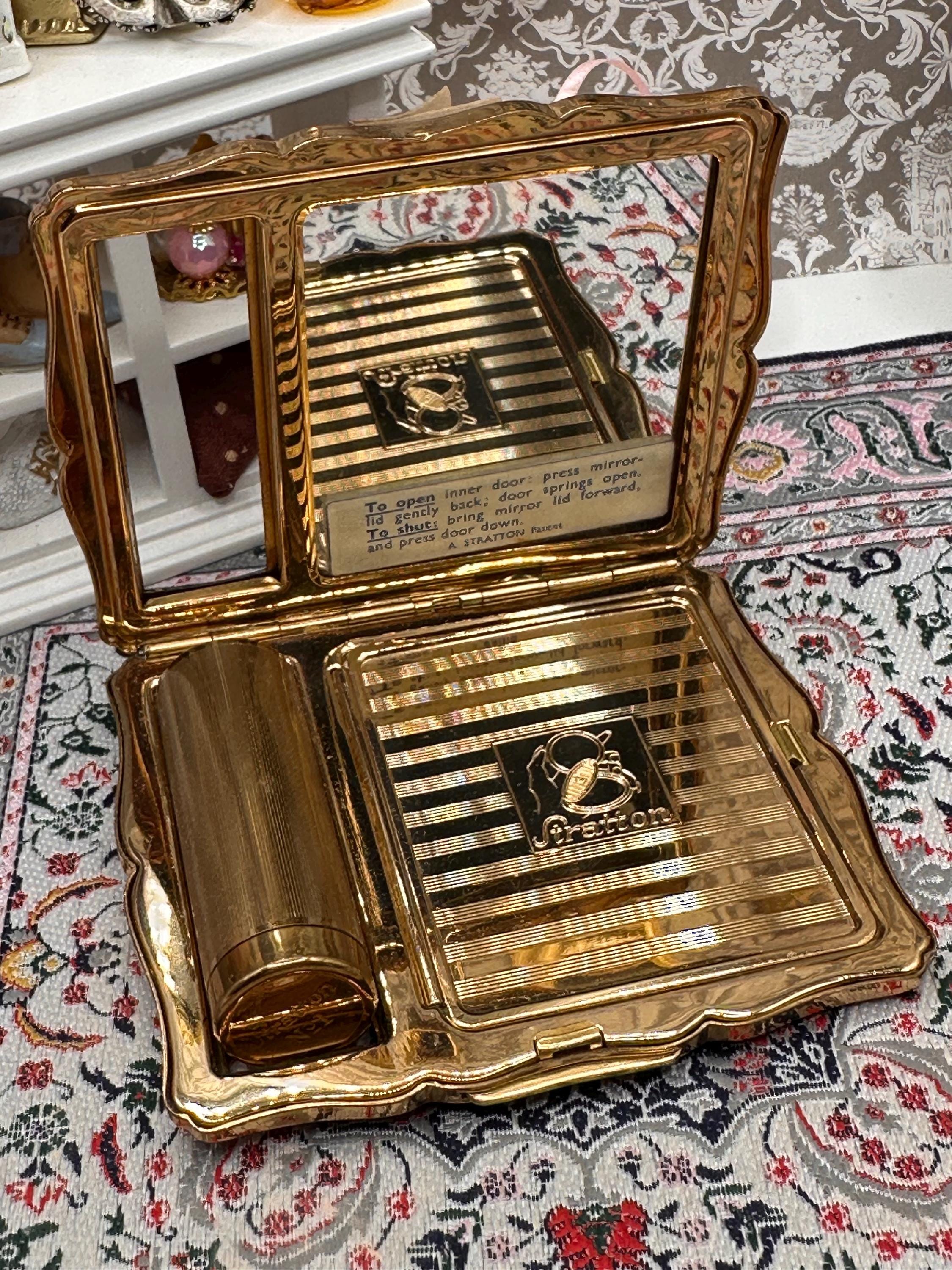 Vintage Stratton No 2 Powder Compact, Black and Gold Snowflake Design, Stratton Convertible Compact, Mid Century Vanity Compact, Collectible