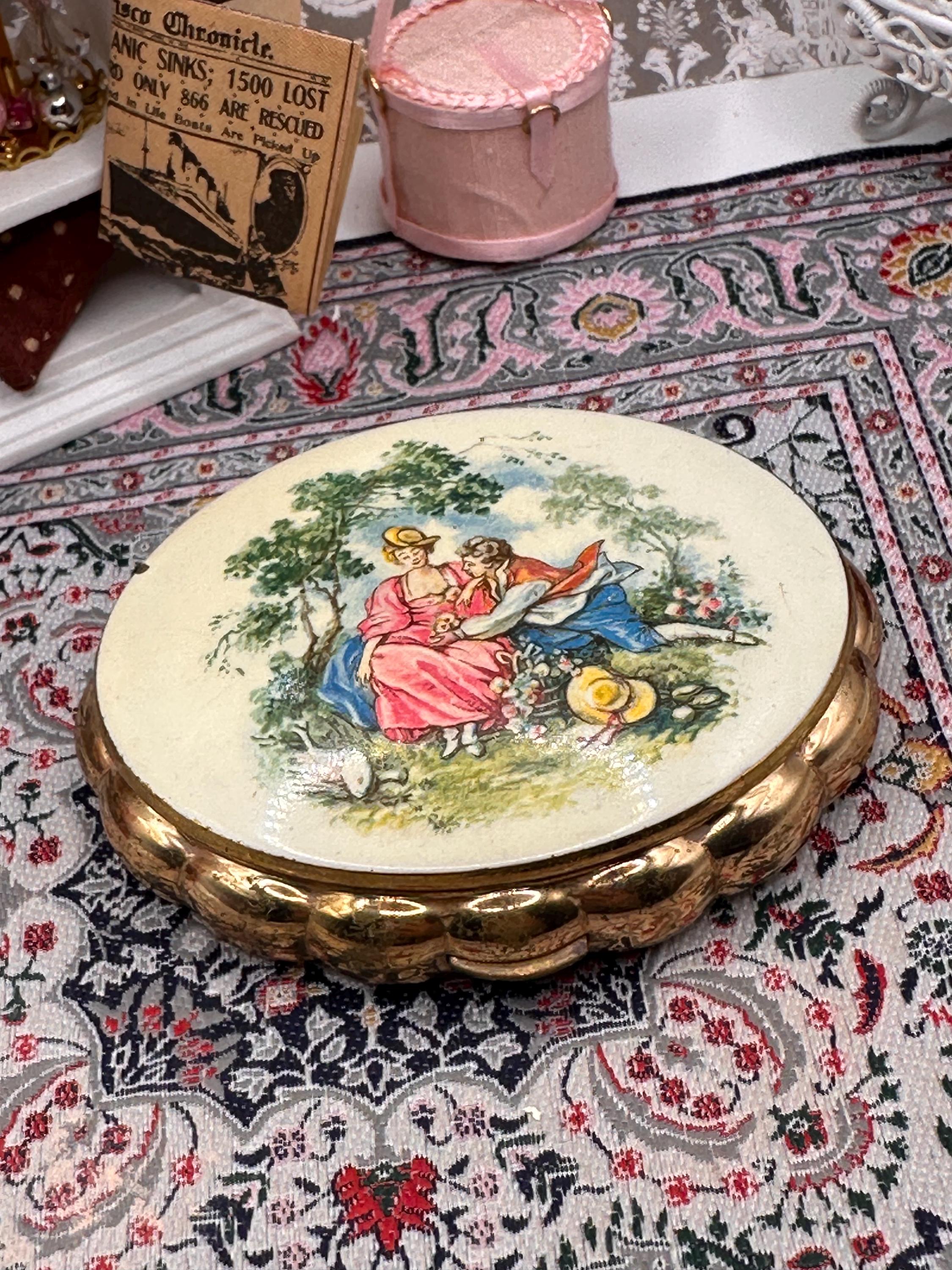 Vintage Kigu Musical Powder Compact – Romantic Courting Scene Enamel Compact – Gold Tone Vanity Compact – Working Musical Compact – 1950s