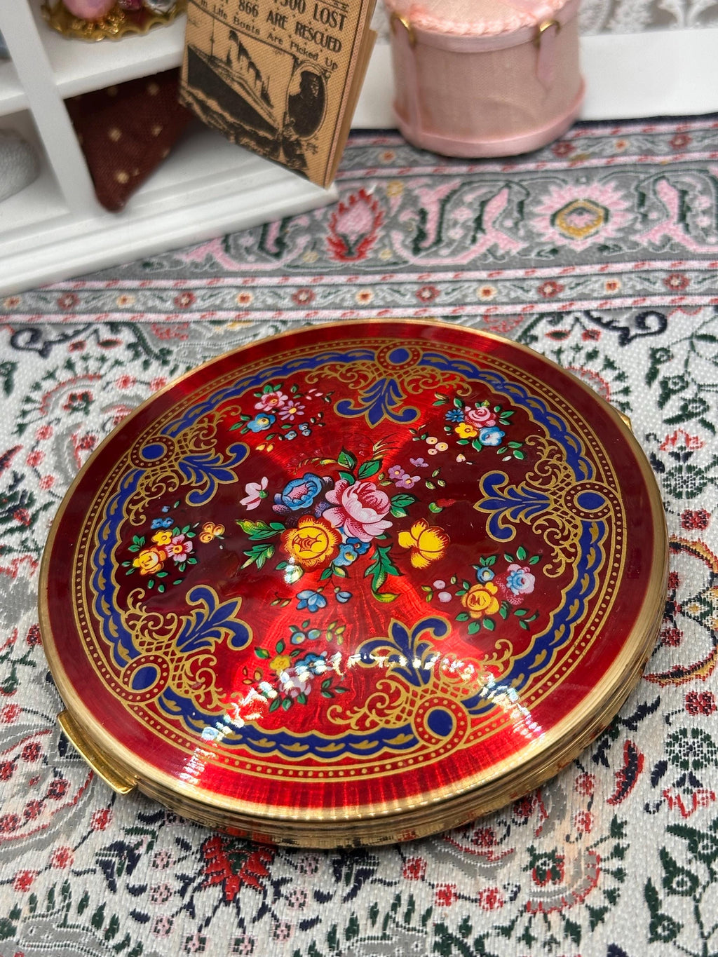 Vintage Stratton Powder Compact Mirror England – Scarlet Red Enamel Floral Convertible Powder Compact – Gold Tone Vanity Compact – 1950s