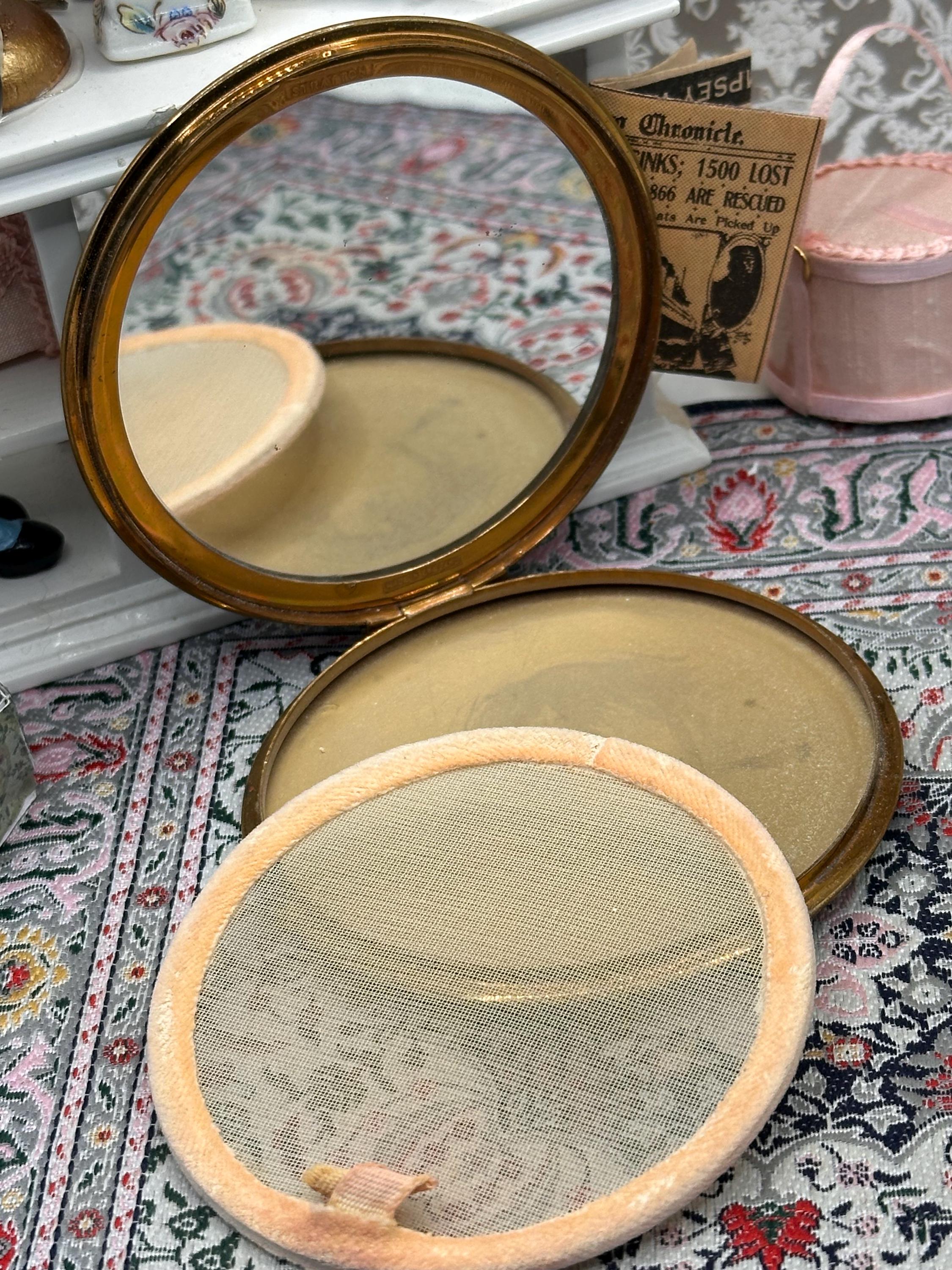 Vintage Stratton Powder Compact Mint Green Enamel Floral Design | 1950s 1960s British Powder Compact | Vanity Compact with Mirror & Original