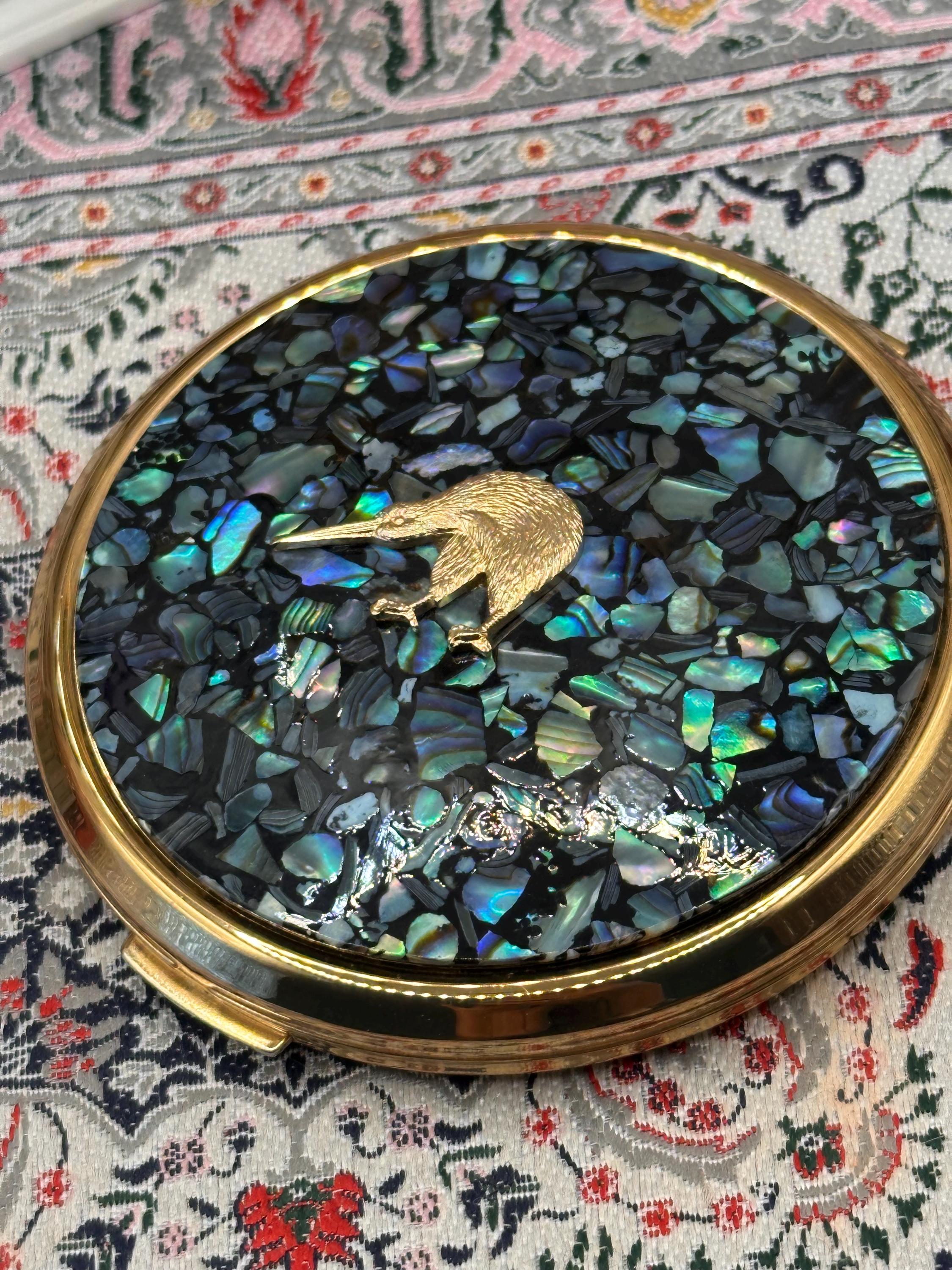 Vintage Stratton Kiwi Bird Abalone Powder Compact | Mother of Pearl Mosaic Powder Compact | New Zealand Souvenir Vanity Compact | 7.5cm