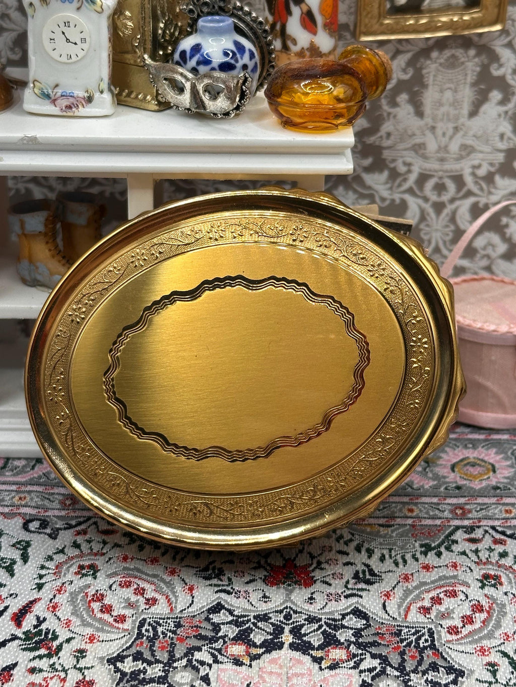 Vintage Kigu Musical Powder Compact with Original Puff & Sifter – Working Music Box Compact – 8cm x 6.5cm
