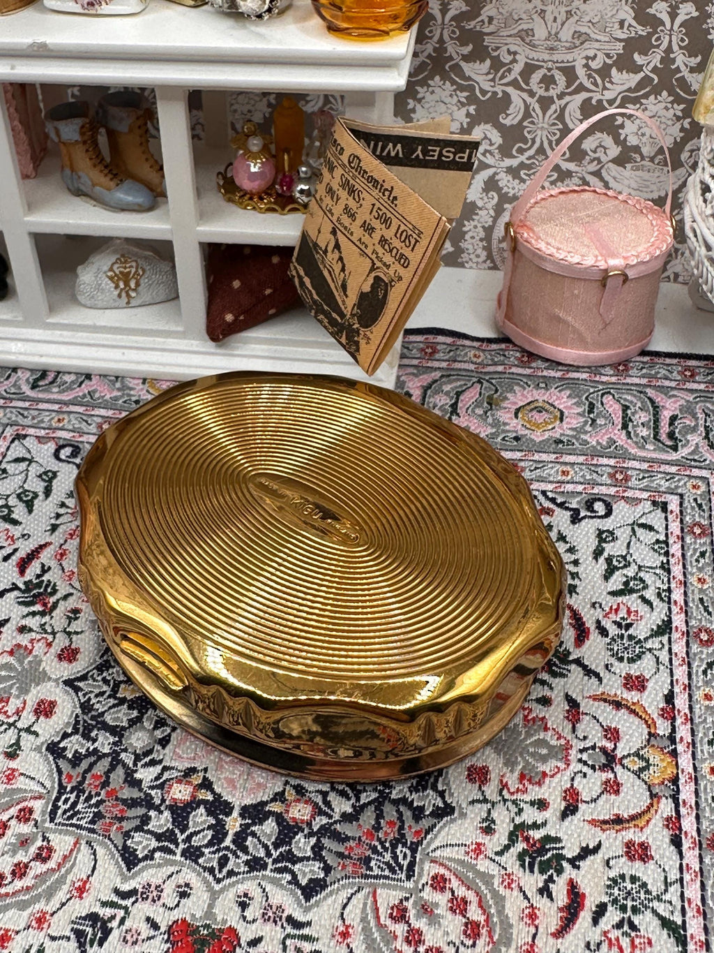 Vintage Kigu Musical Powder Compact with Original Puff & Sifter – Working Music Box Compact – 8cm x 6.5cm