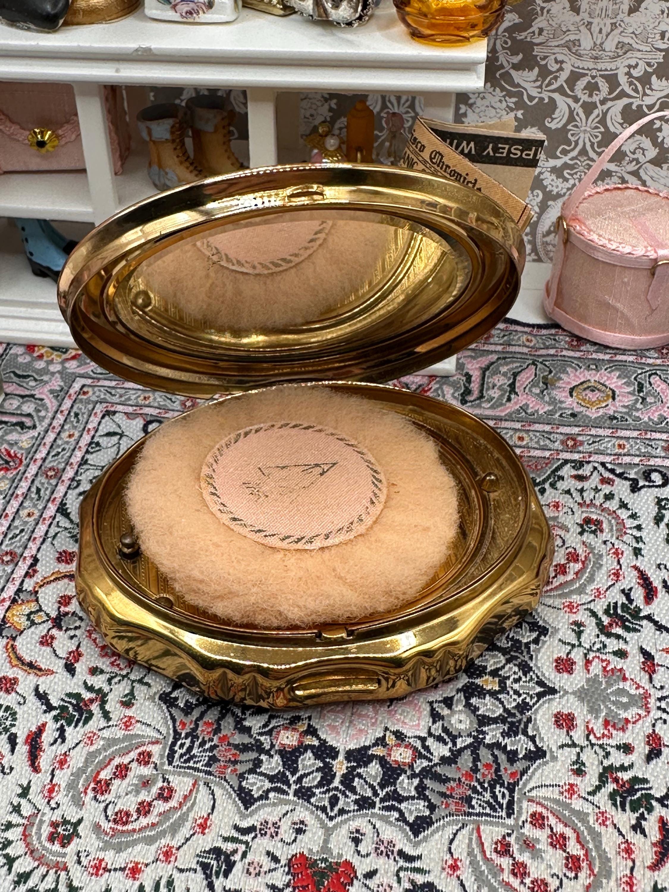 Vintage Kigu Musical Powder Compact with Original Puff & Sifter – Working Music Box Compact – 8cm x 6.5cm
