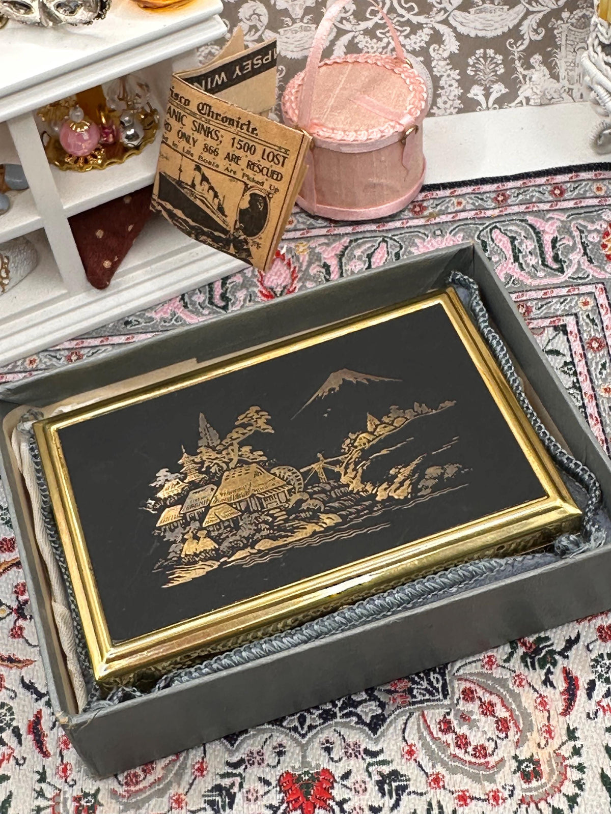 Vintage Clover Musical Powder Compact with Original Box, Pouch & Puff – Sankyo Movement – Japanese Scenic Design