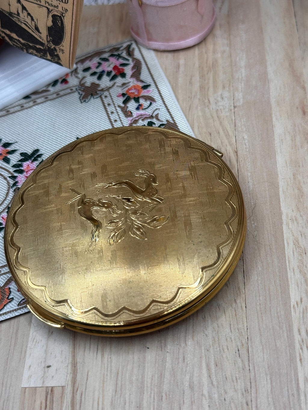 Vintage Kigu Dancing Deer Powder Compact With Original Puff, Tag & Presentation Box 7.5cm