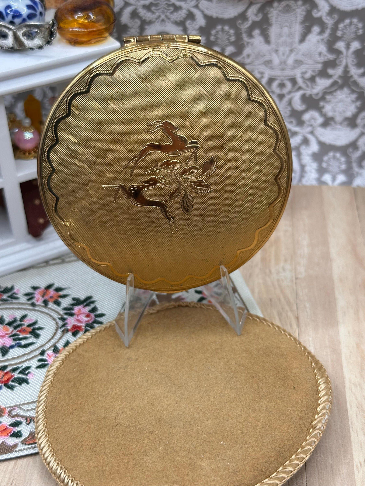 Vintage Kigu Dancing Deer Powder Compact With Original Puff, Tag & Presentation Box 7.5cm