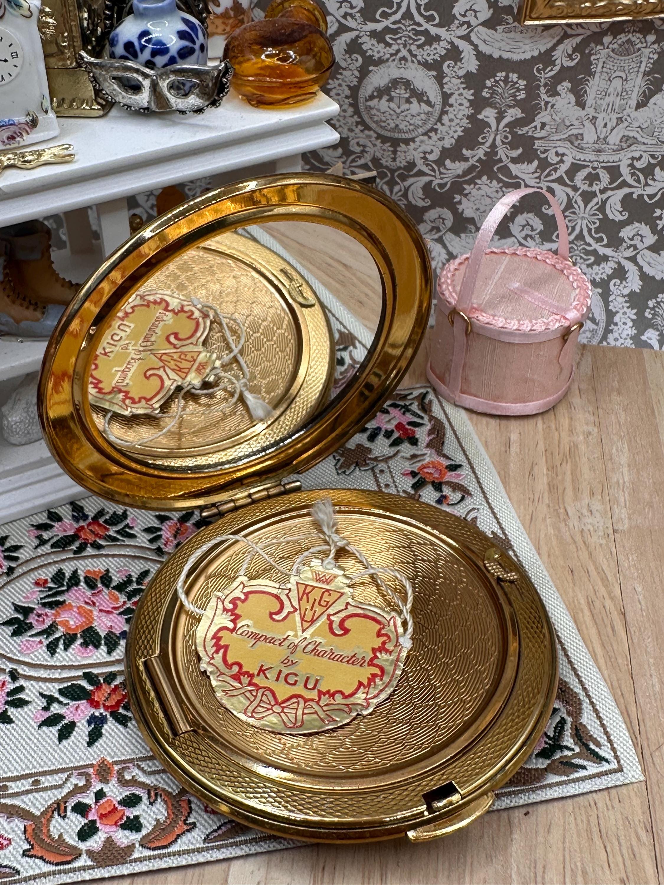 Vintage Kigu Dancing Deer Powder Compact With Original Puff, Tag & Presentation Box 7.5cm