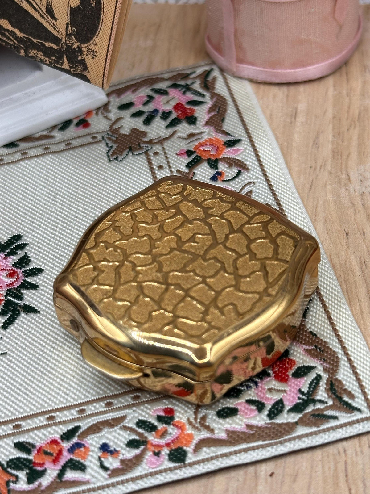 Vintage Stratton Pill Box Gold Tone Vanity Accessory Compact Tablet Holder Made in England