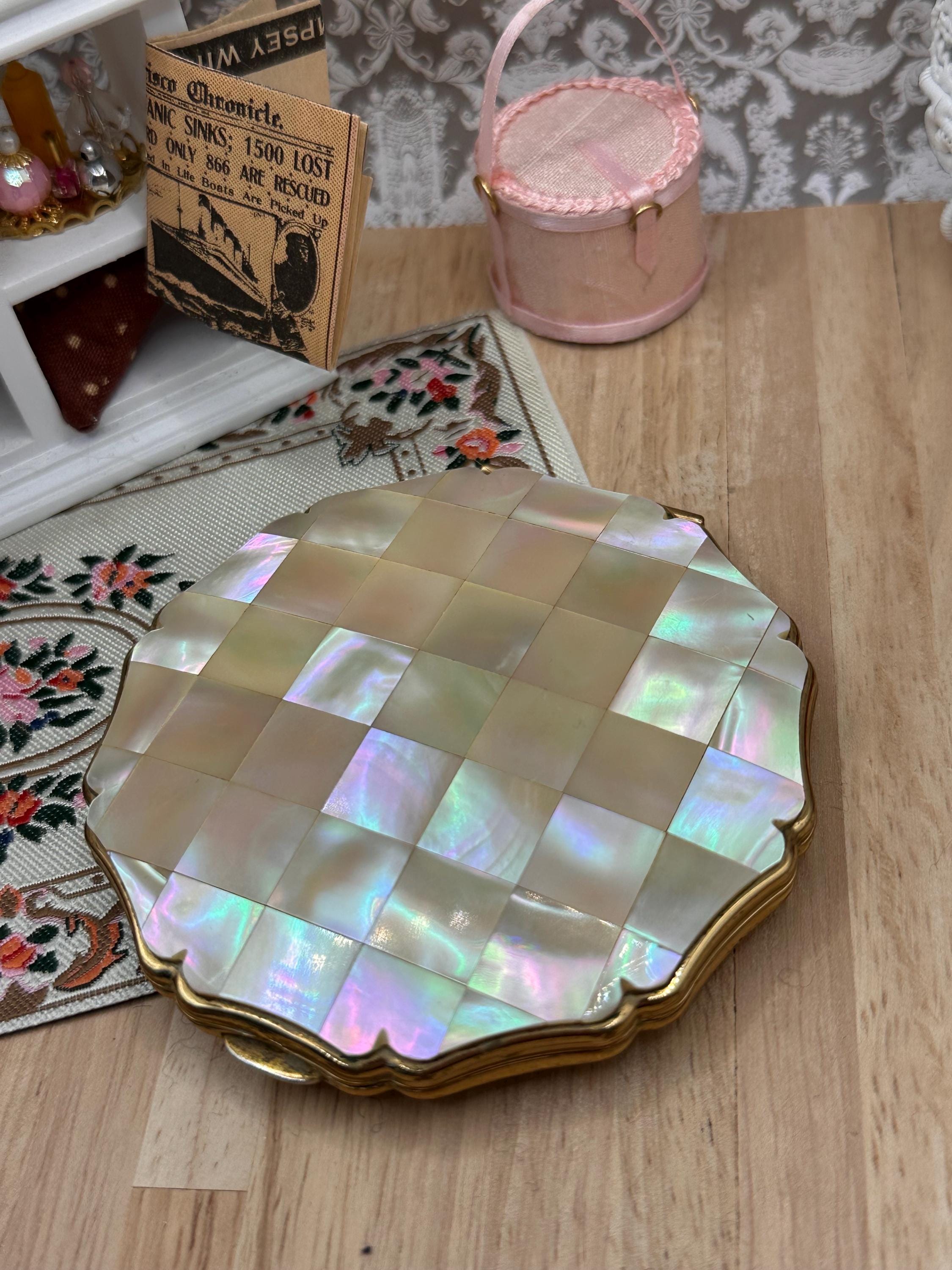 Vintage Stratton Mother of Pearl Powder Compact with Original Box, Pouch & Sifter – Convertible Compact – England