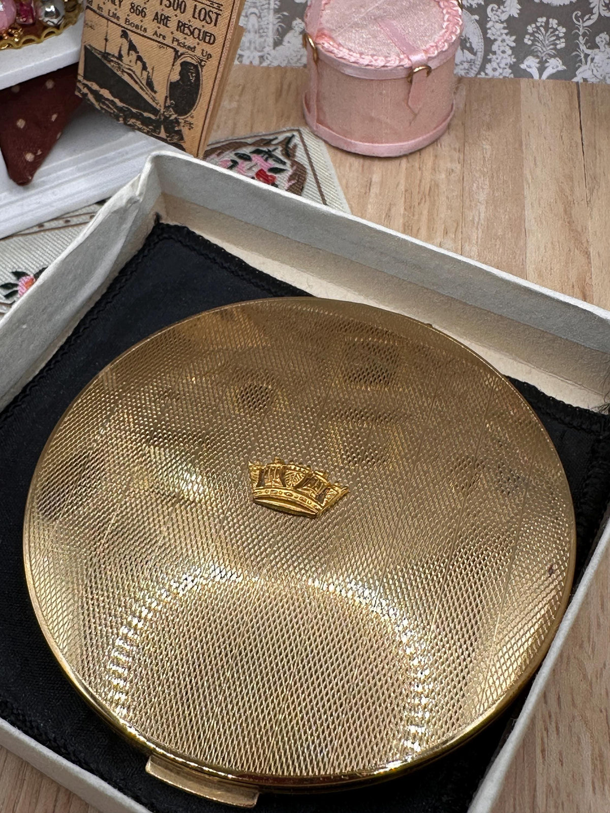 Vintage Stratton Royal Navy Sweetheart Powder Compact Boxed 1961 Provenance Lt Commander James A P Coats RN