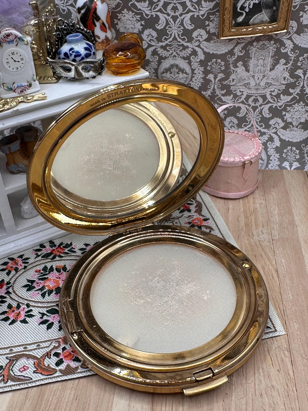 Vintage Stratton Royal Navy Sweetheart Powder Compact Boxed 1961 Provenance Lt Commander James A P Coats RN