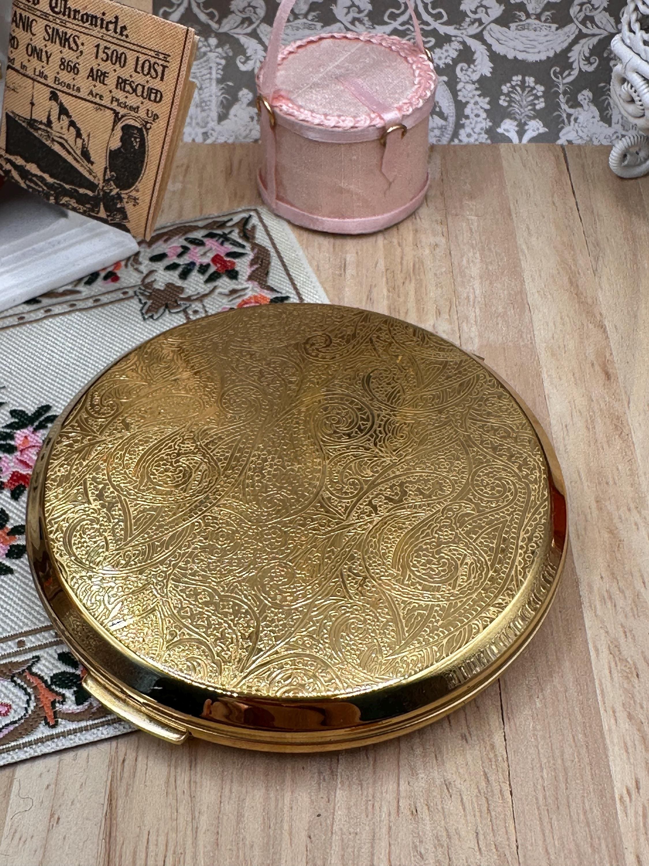 Vintage Stratton Gold Tone Powder Compact with Original Box, Pouch & Sifter – Paisley Engine Turned – Made in England