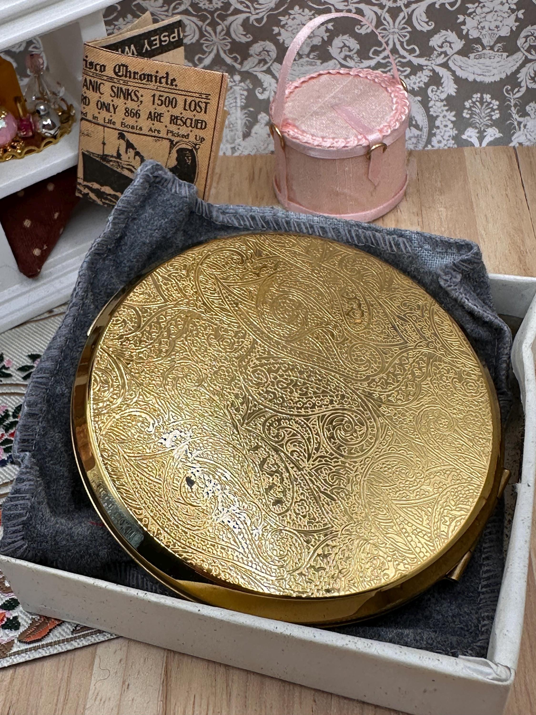 Vintage Stratton Gold Tone Powder Compact with Original Box, Pouch & Sifter – Paisley Engine Turned – Made in England