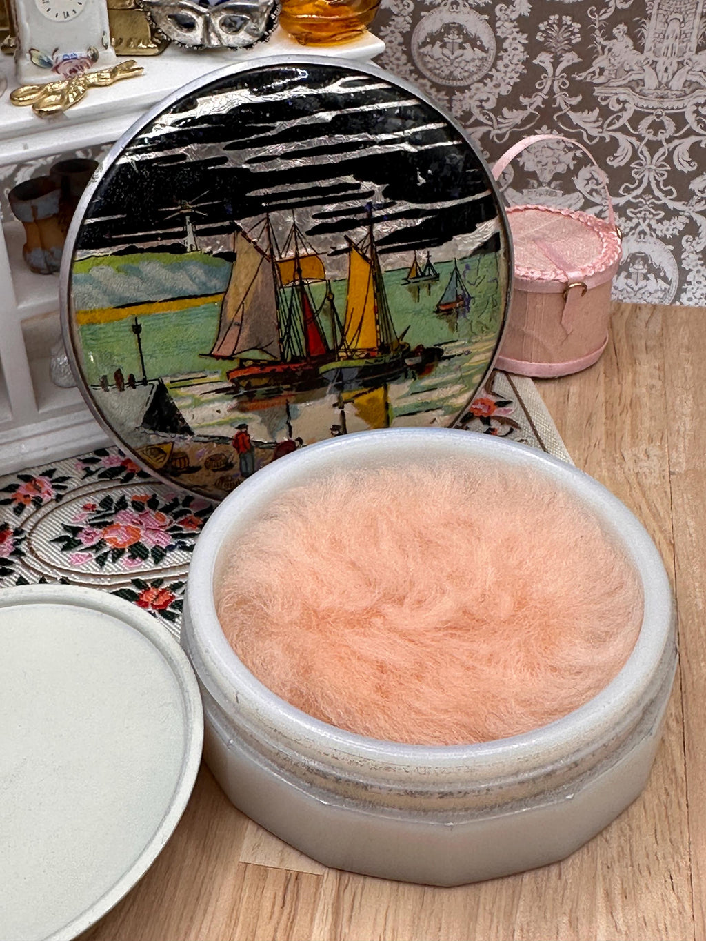 Vintage Gwenda Foiled Harbour Scene Powder Bowl with Original Puff & Inner Cover – Art Deco Milk Glass Vanity Powder Pot – Made in England