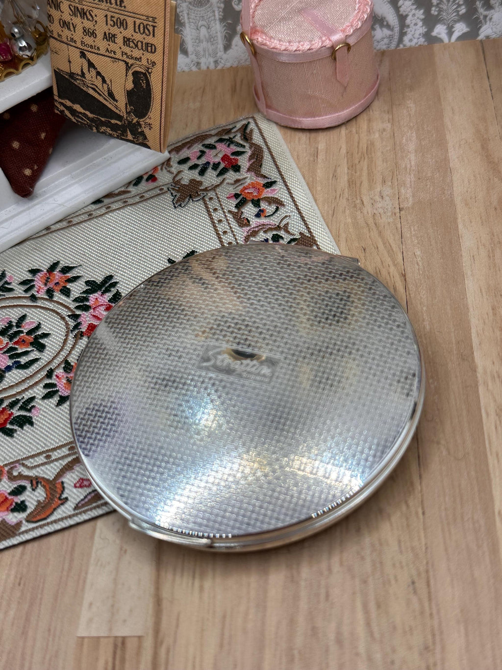 Vintage Stratton Silver Plated Powder Compact with Original Box & Pouch – Engine Turned Finish – 1950s English Vanity Collectible