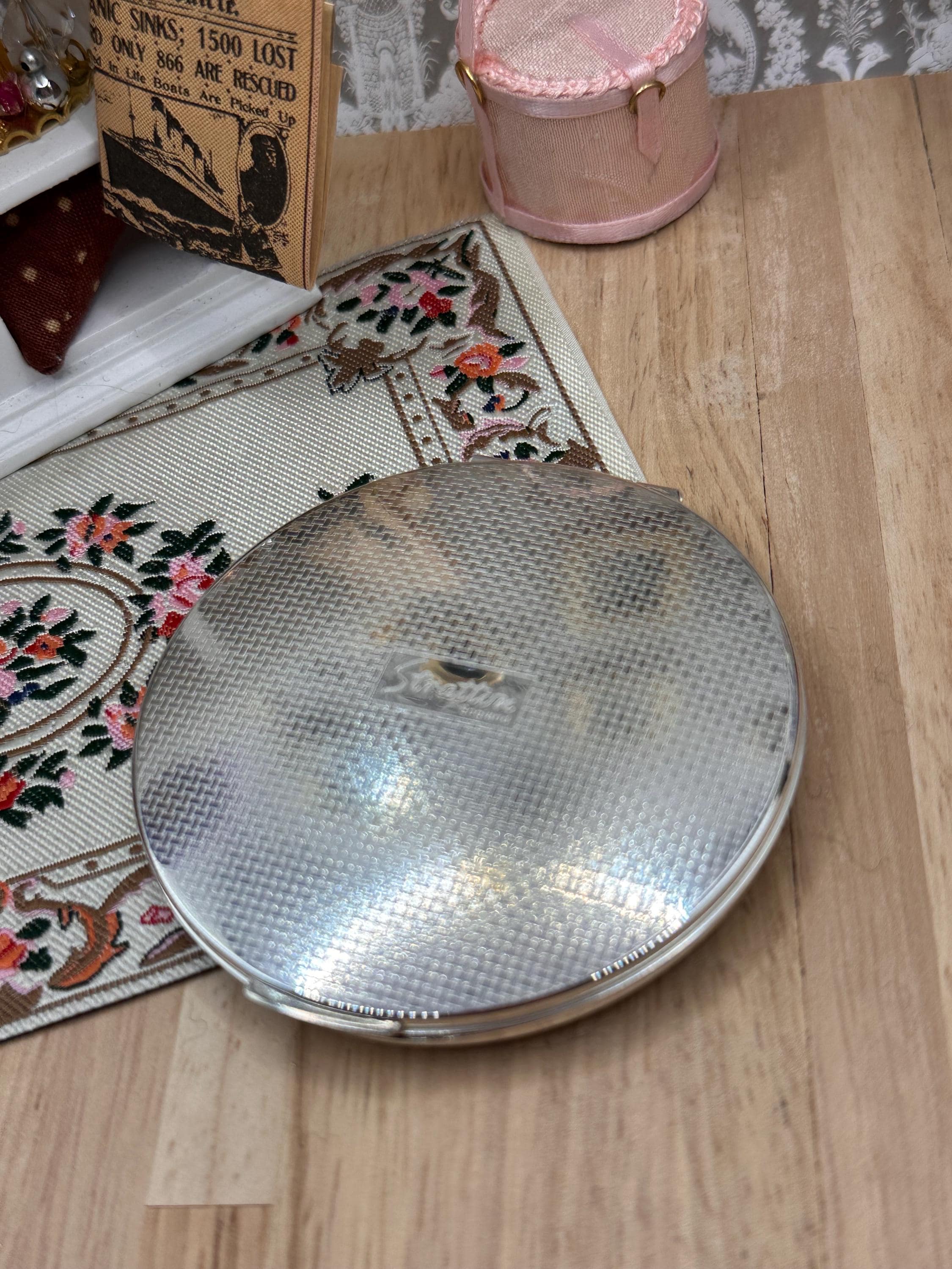 Vintage Stratton Silver Plated Powder Compact with Original Box & Pouch – Engine Turned Finish – 1950s English Vanity Collectible