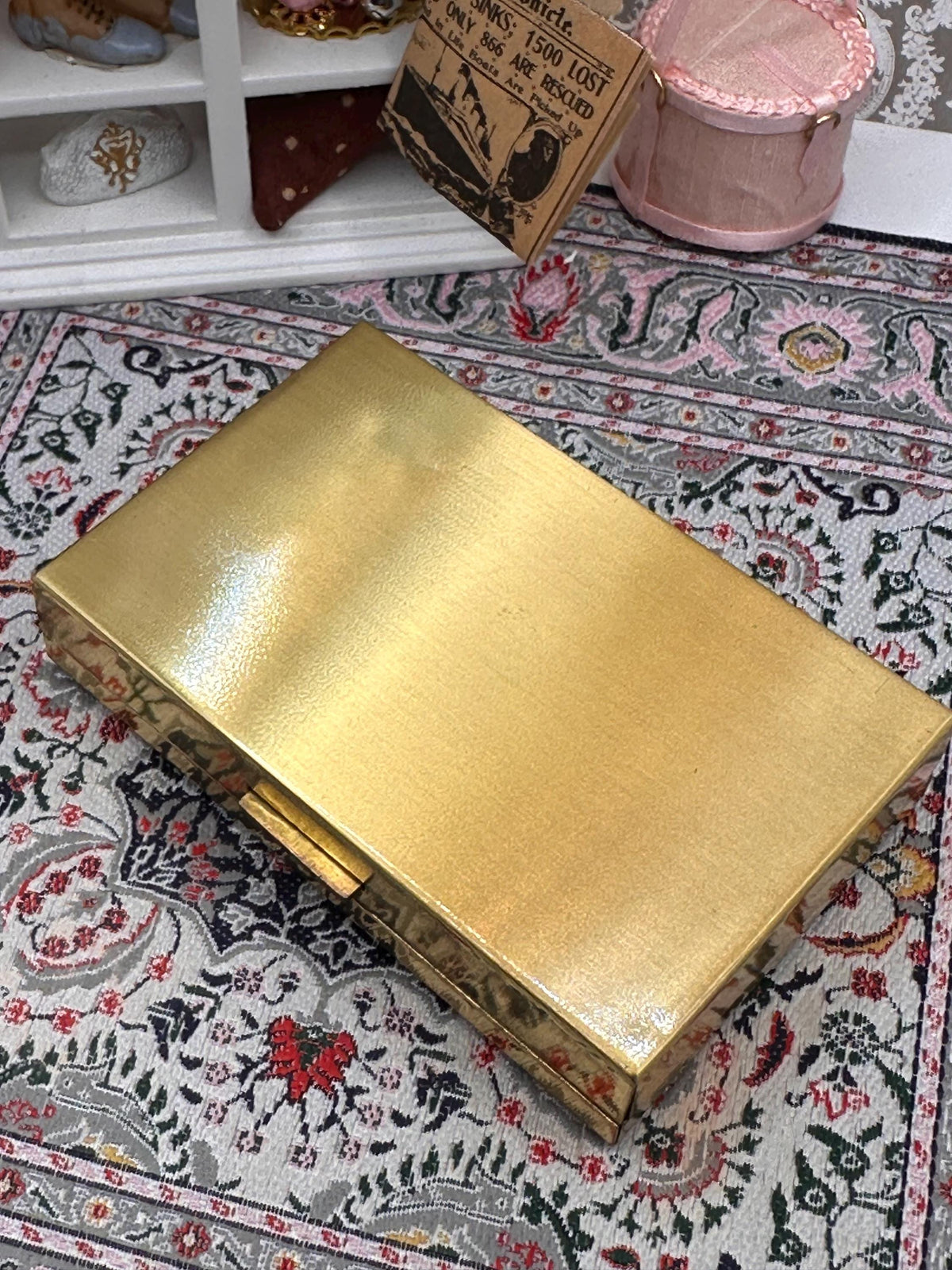 Vintage Clover Musical Powder Compact with Original Box, Pouch & Puff – Sankyo Movement – Japanese Scenic Design