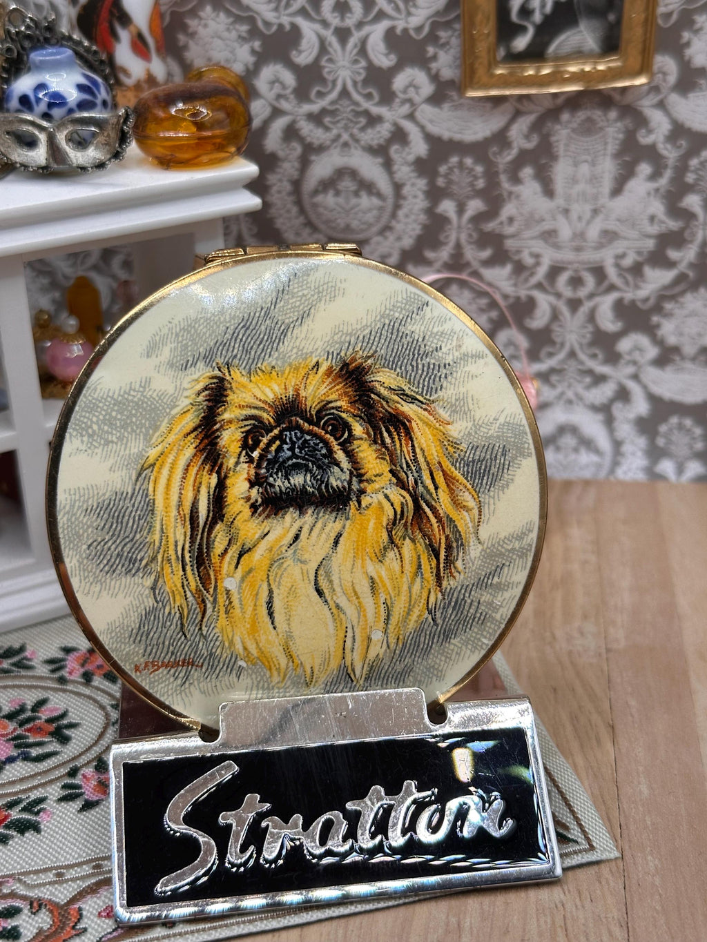Vintage Stratton Pekingese Powder Compact England 7cm Enamel Dog Compact With Original Puff & Sifter