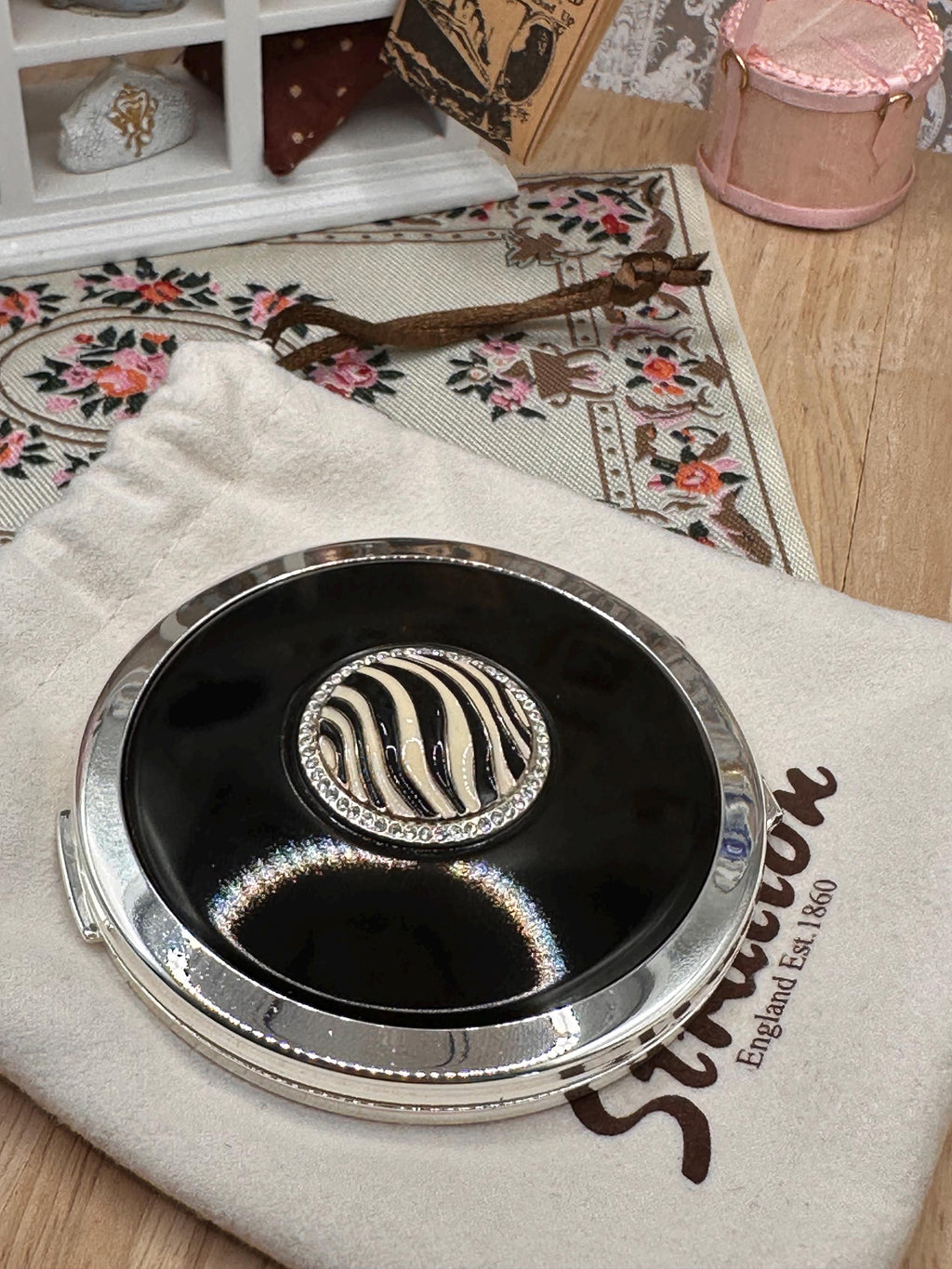 Vintage Boxed Stratton Heritage Collection Zebra Enamel Compact Mirror with Original Pouch 7cm Made in England