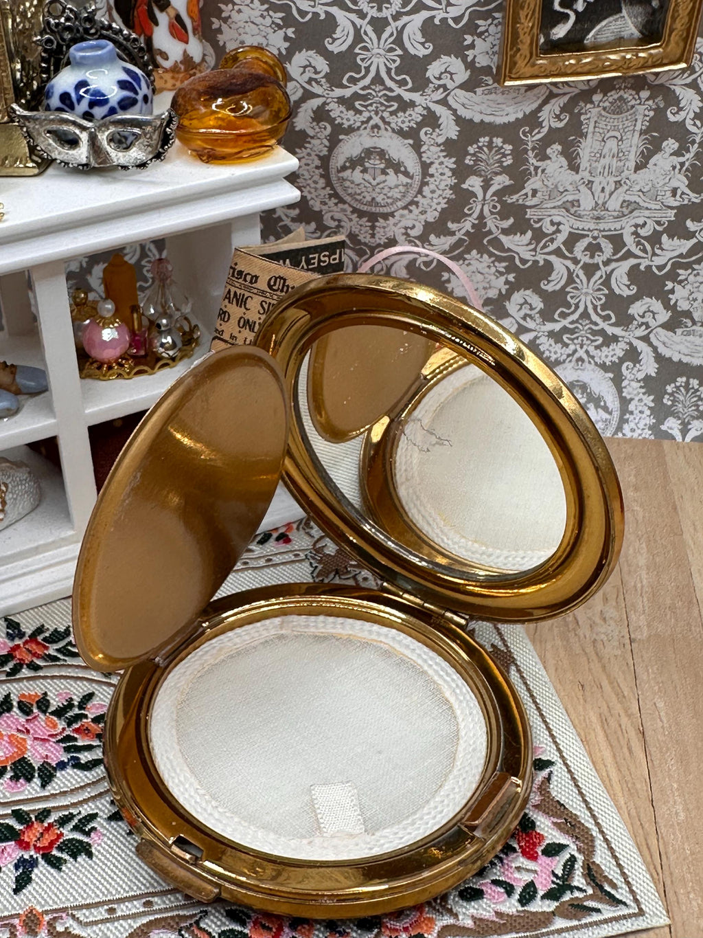 Vintage Mascot ASB Powder Compact Sky Blue & Gold Stars 6.5cm Mid Century Vanity Compact Original Sifter
