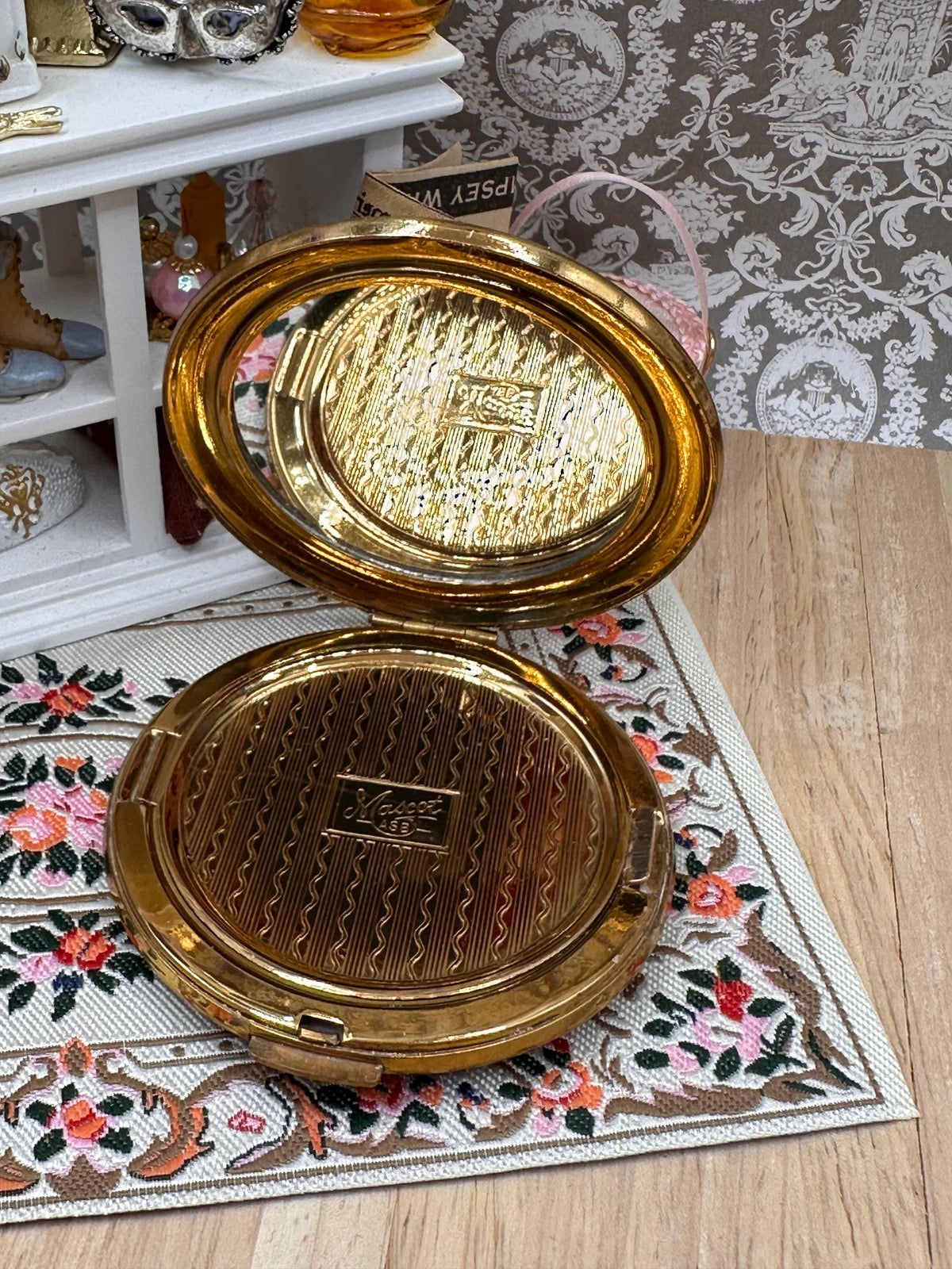 Vintage Mascot ASB Powder Compact Sky Blue & Gold Stars 6.5cm Mid Century Vanity Compact Original Sifter