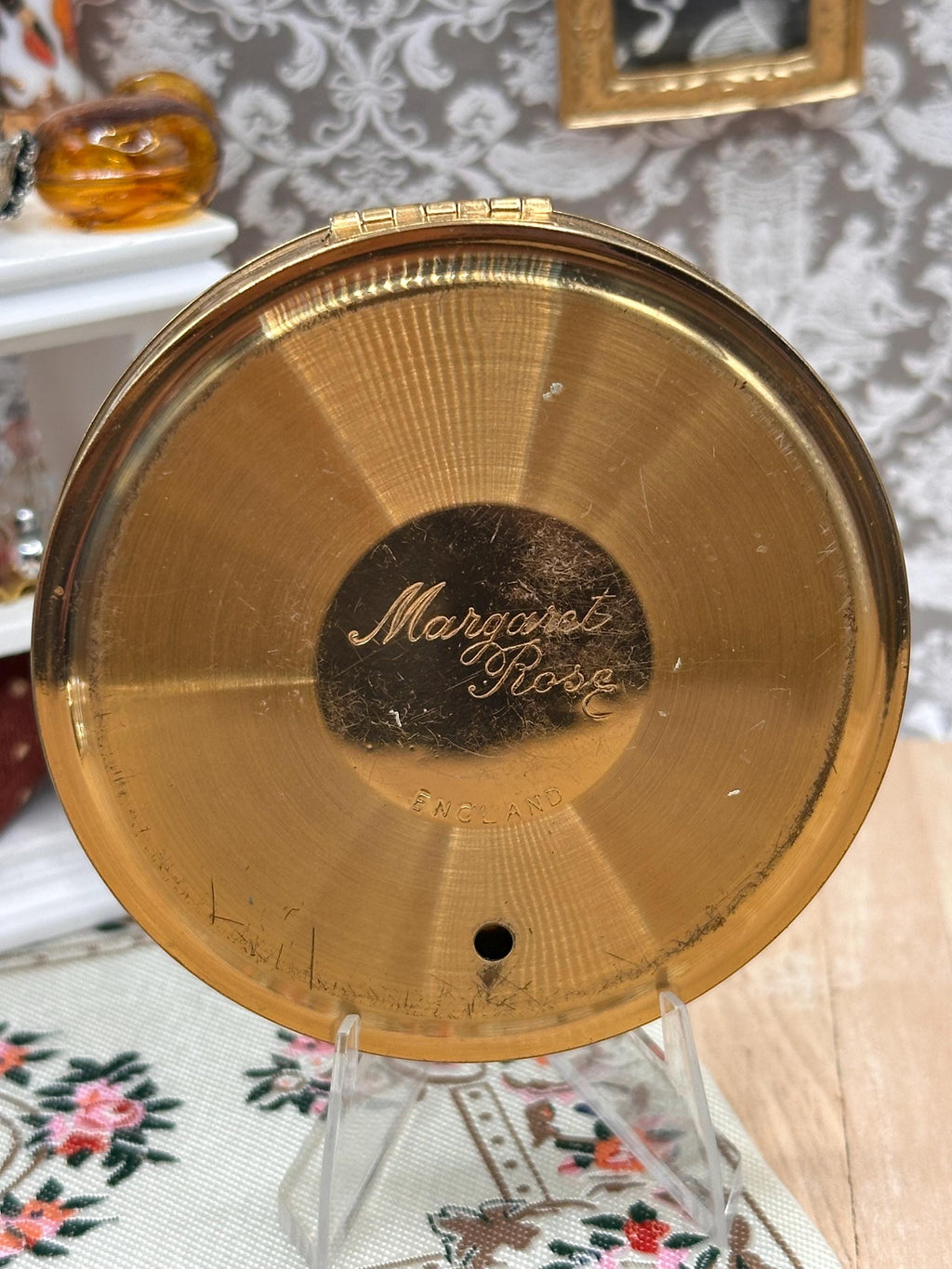 Vintage Margaret Rose Black Enamel Powder Compact Gold Sunburst Design 7cm Made in England