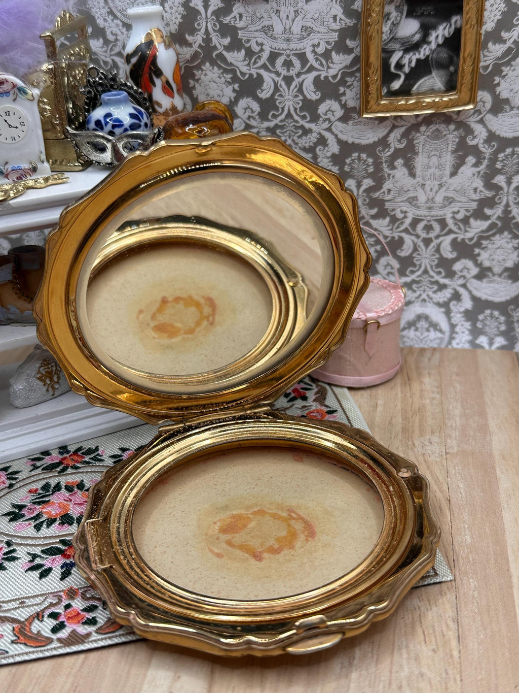 Vintage Stratton Powder Compact Red Floral Design Gold Tone Mirror Compact Made in England