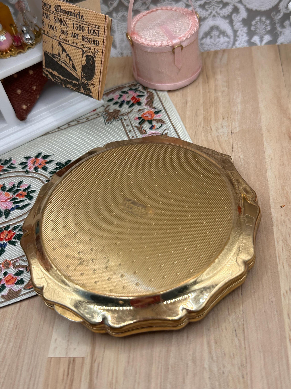 Vintage Stratton Powder Compact Red Floral Design Gold Tone Mirror Compact Made in England