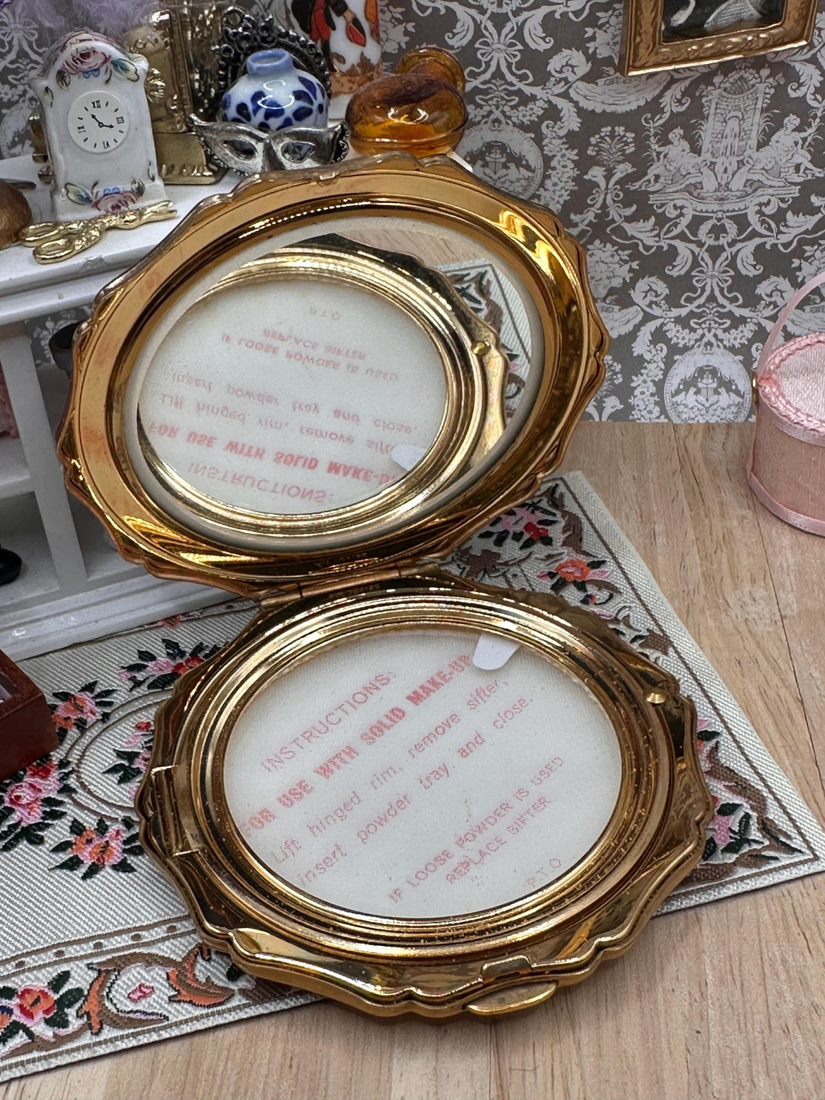 Vintage Stratton Convertible Powder Compact 8.5cm | Faux Wood Inlay Compact Mirror | Made in England | Mid Century Vanity