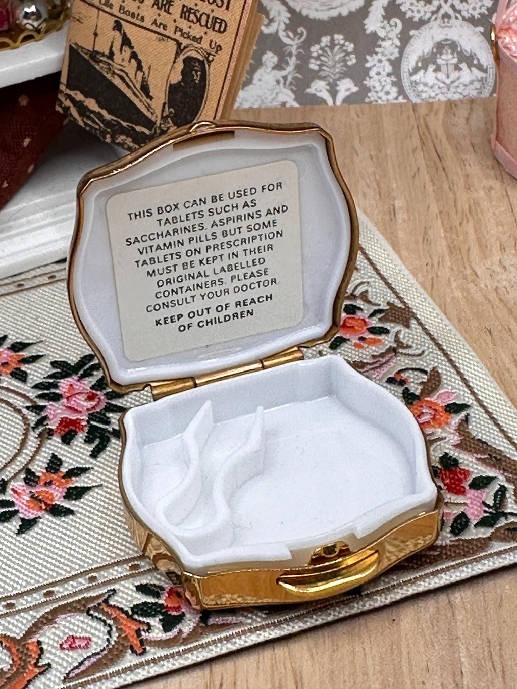 Vintage Stratton Butterfly Mini Pill Box | New Old Stock Boxed | Enamel Butterfly Trinket Box | Made in England | 4cm